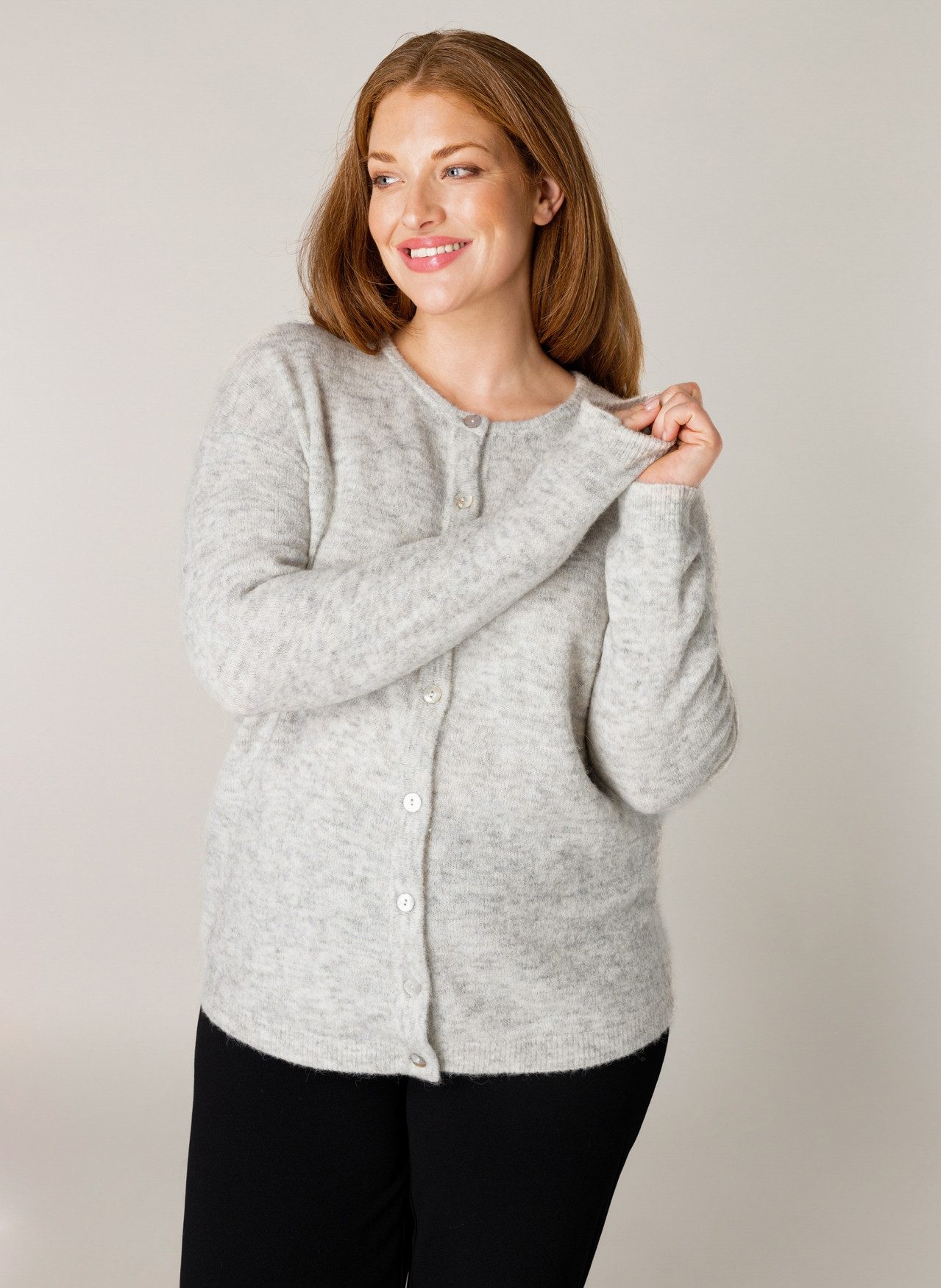 Base Level Curvy Cardigan Yulia mit Woll-Anteil und Knopfleiste