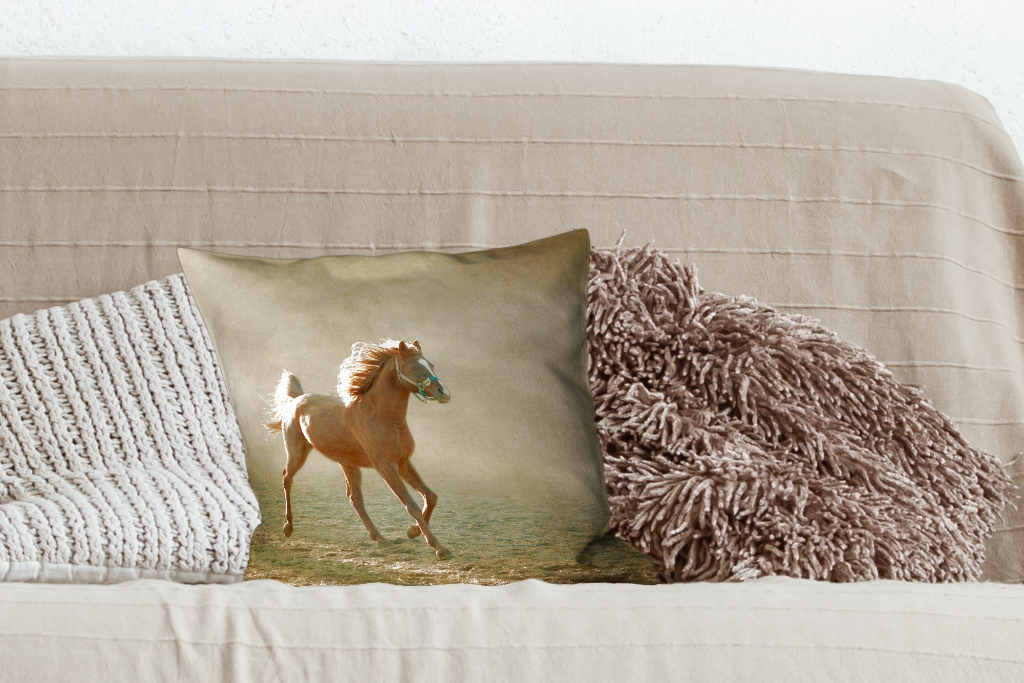 Sofakissen Dekokissen Schlafzimmer, für Wohzimmer, Deko, - Nebel, MuchoWow Füllung Sand - mit Zierkissen Pferd