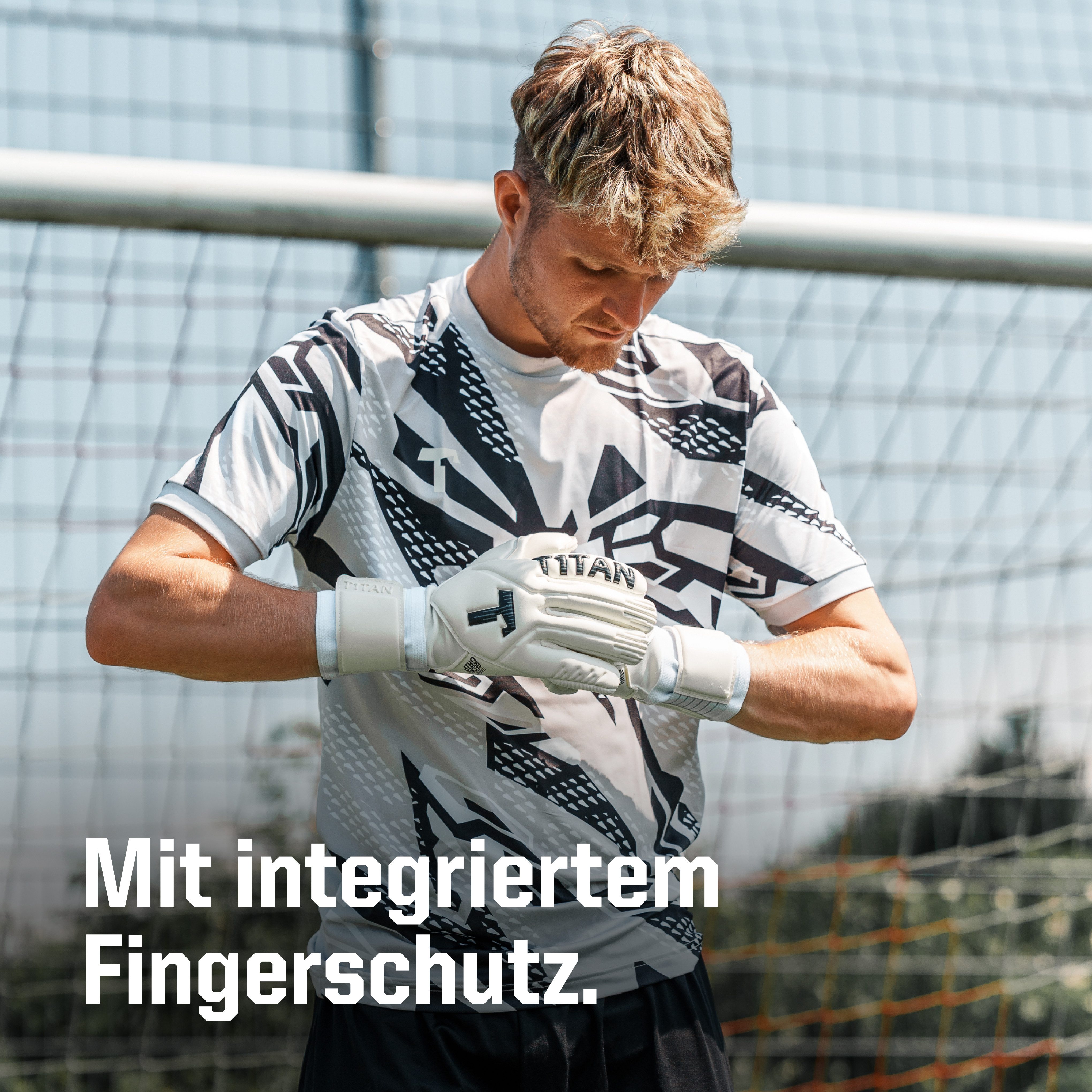 T1TAN Torwarthandschuhe Erwachsene, Fingerschutz, LEGEND White-Out, Größe 6-11