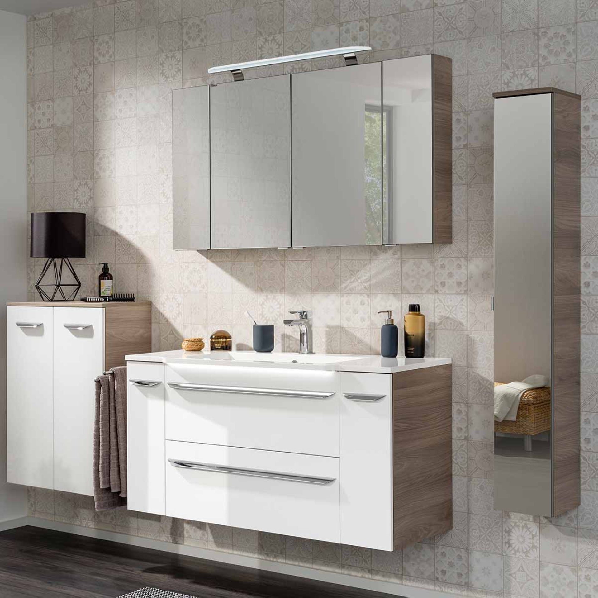 FACKELMANN Badmöbel-Set LUXOR Badmöbel Set 7-teilig, LED-Spiegelschrank + Schränke verspiegelt