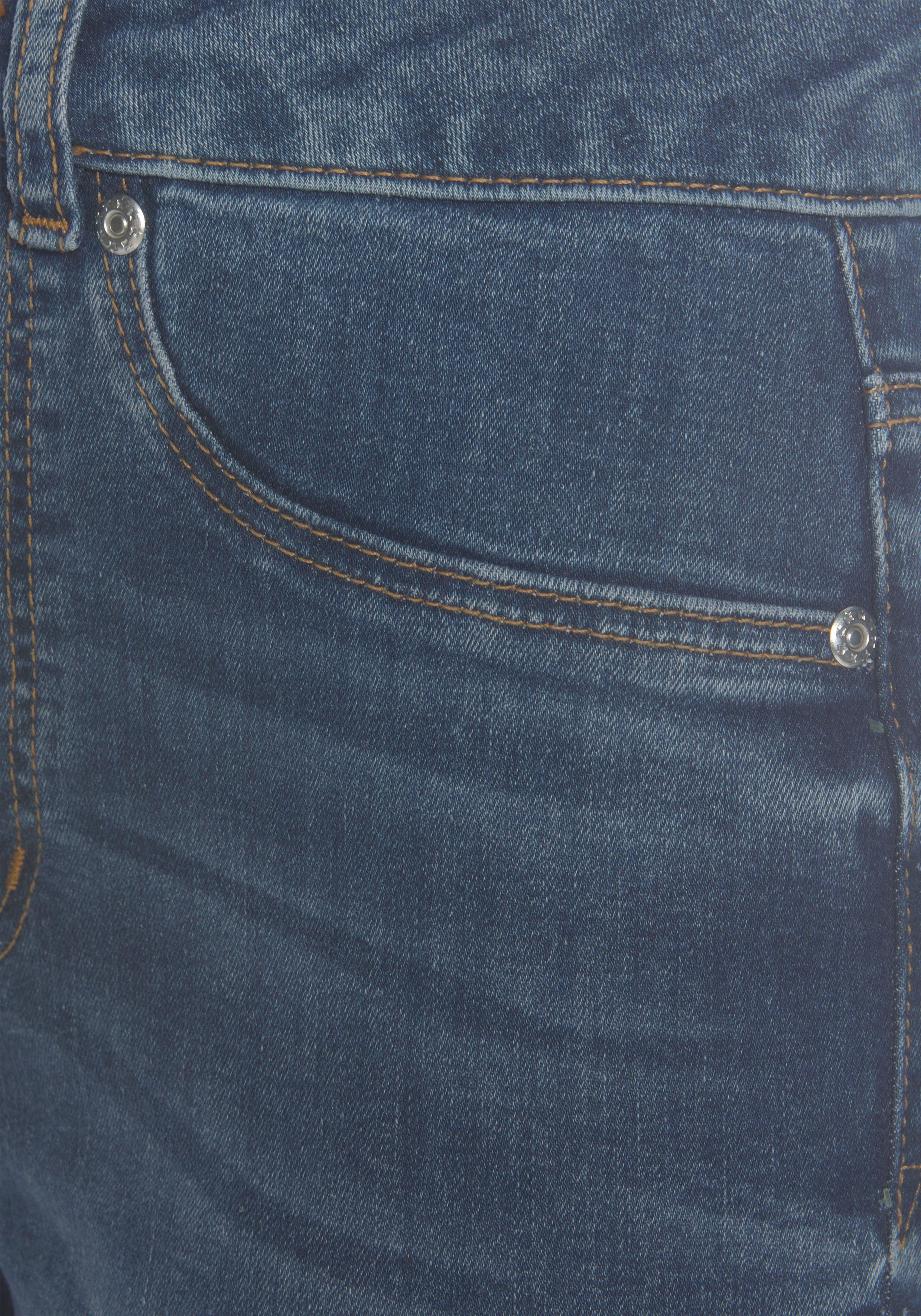 High-waist-Jeans blue-washed Knopfleiste sichtbarer LASCANA mit