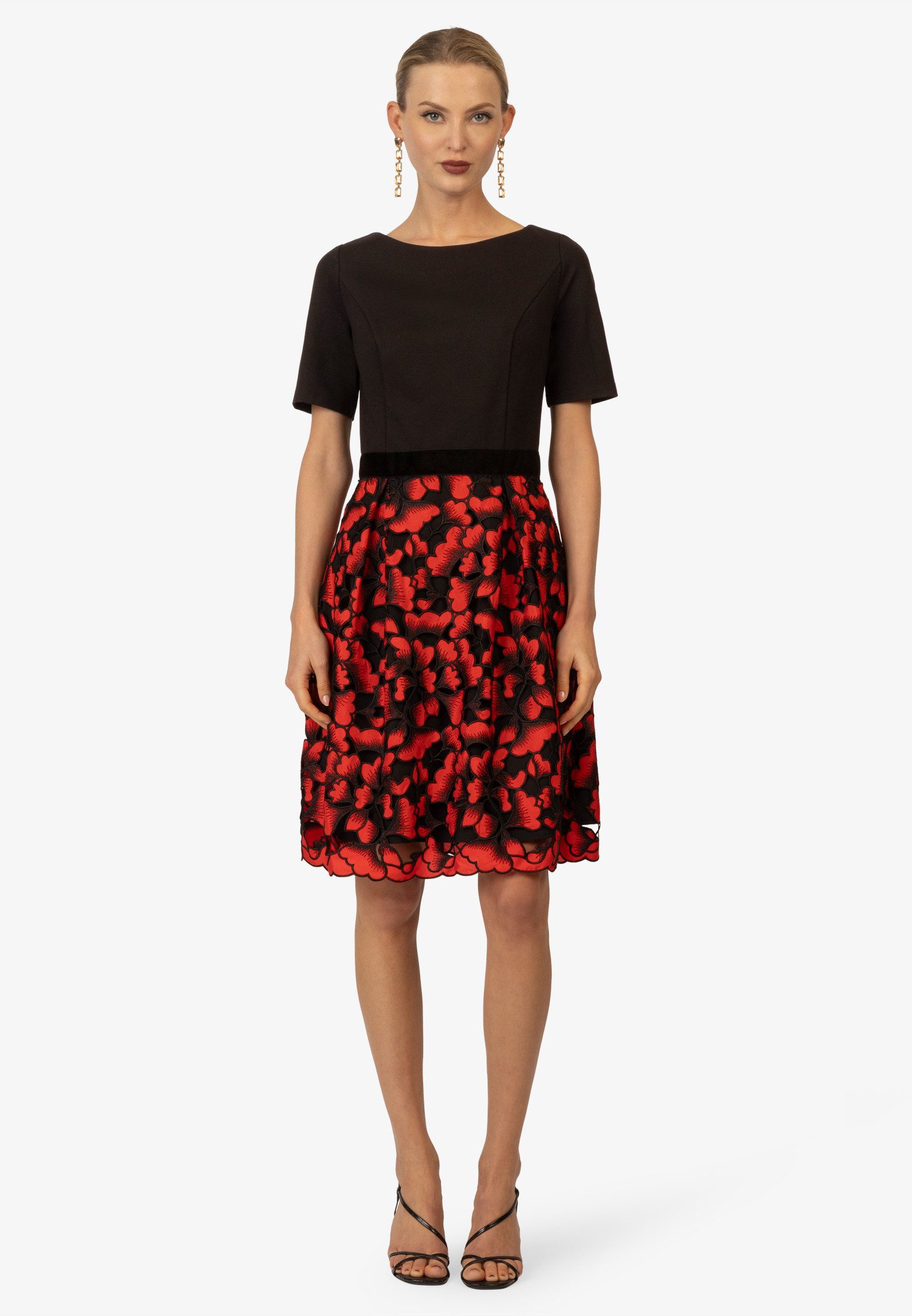 Kraimod Cocktailkleid mit floraler Spitze und Samt-Taille günstig online kaufen