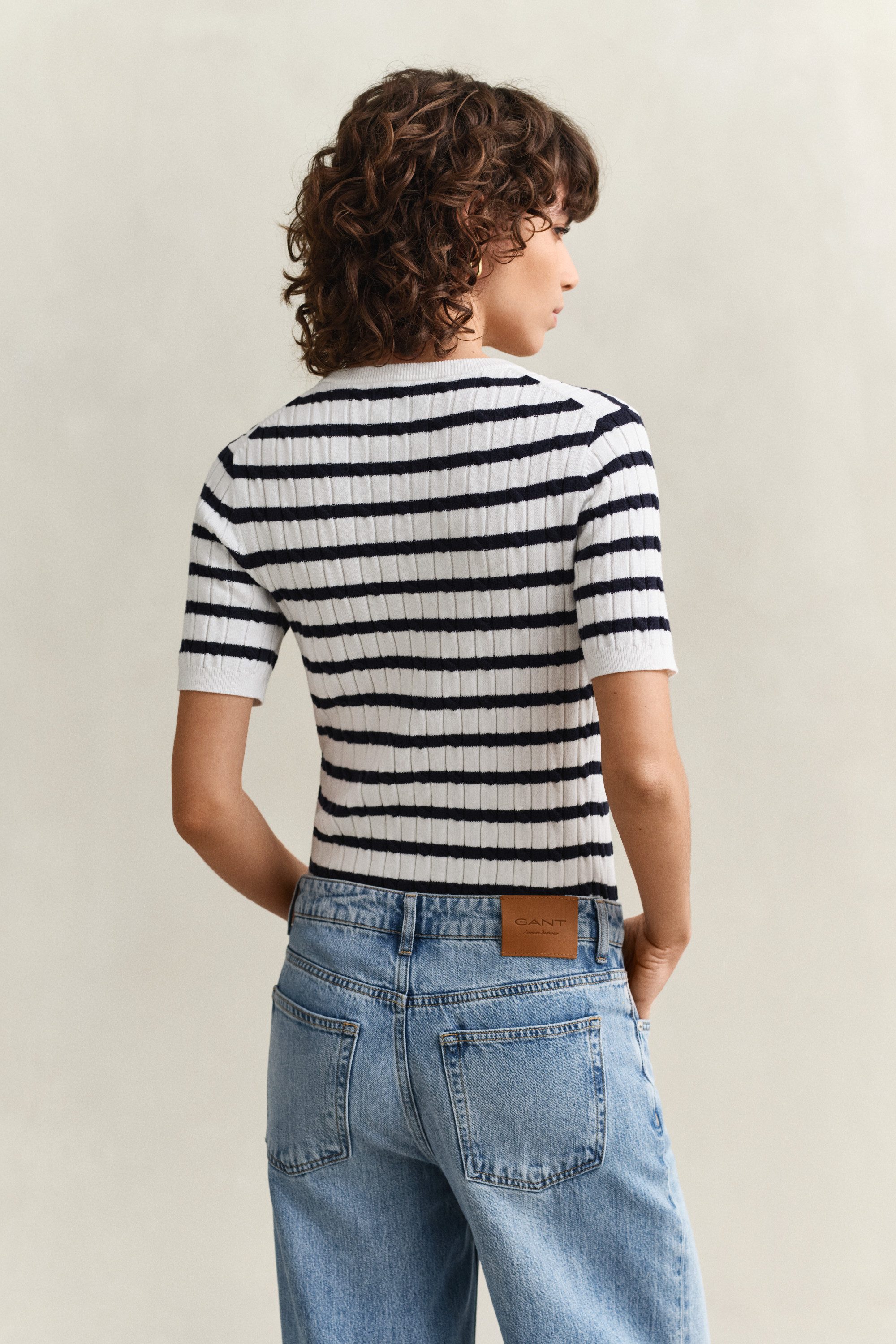 Gant Kurzarmpullover STRETCH COTTON CABLE STRIPE SS Gestreifter Zopfstrick, Rundhals, Schmale Passform