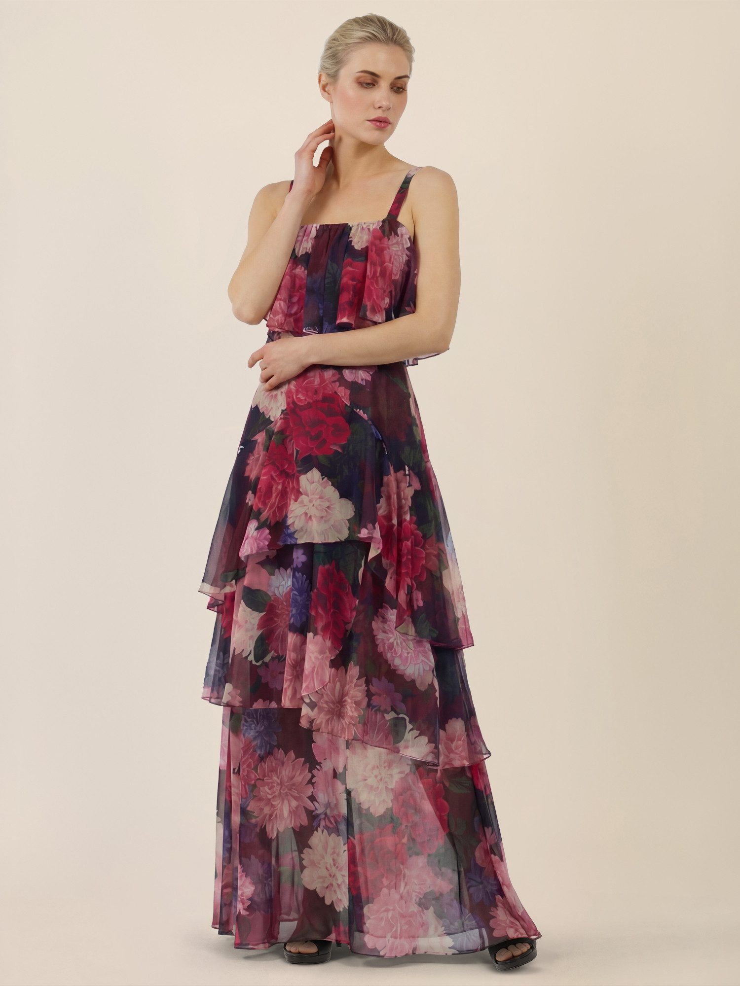 Apart Chiffonkleid mit floraler Eleganz, Kleid aus Chiffon