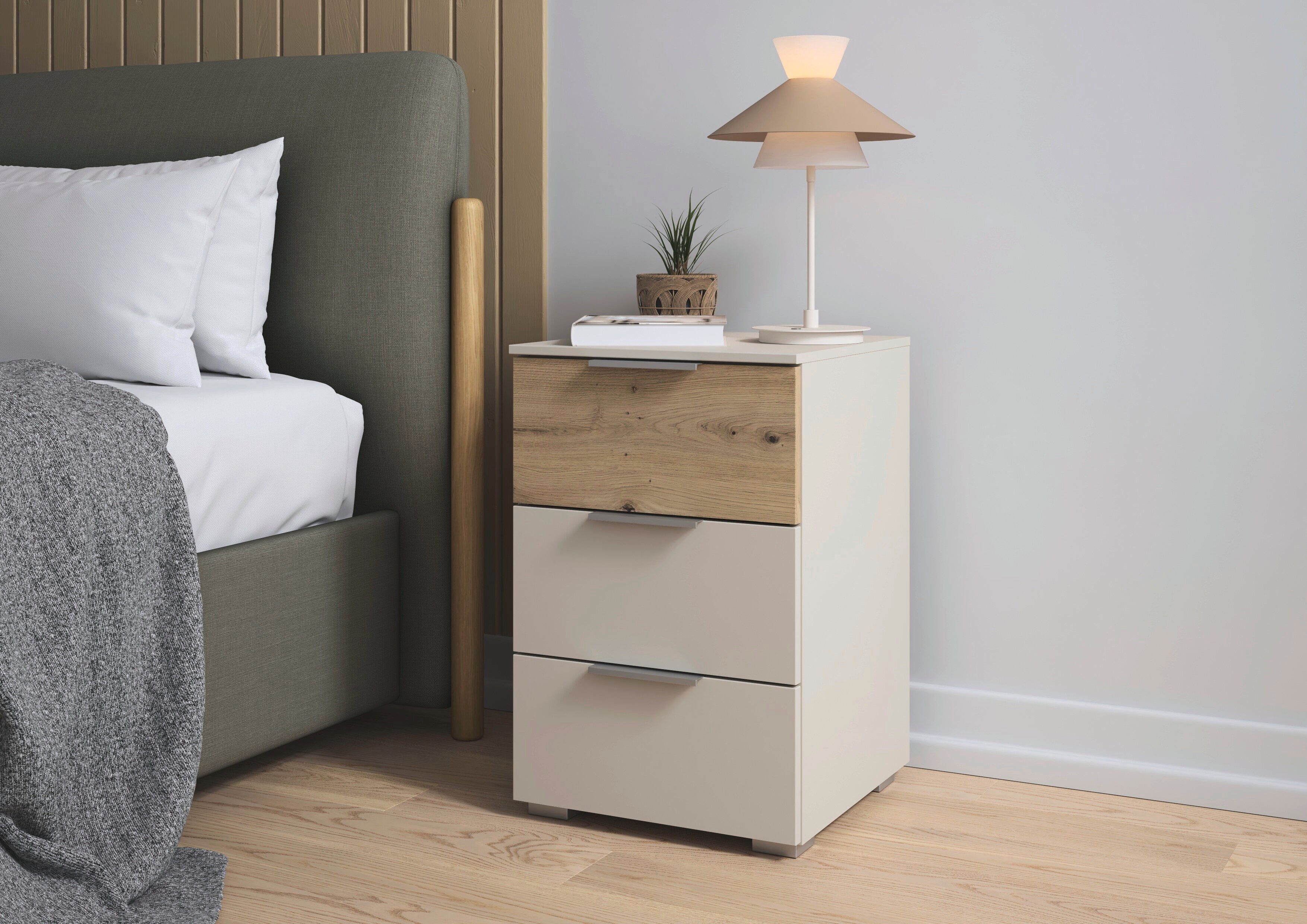 OTTO home Nachtkommode Nachttisch Nachtschrank Schubladen Sideboard Schubladenkommode ASTANA (Breite 40 cm / Höhe 61 cm), mit 3 geräumigen Schubladen, Kantengriff in Alufarben MADE IN GERMANY