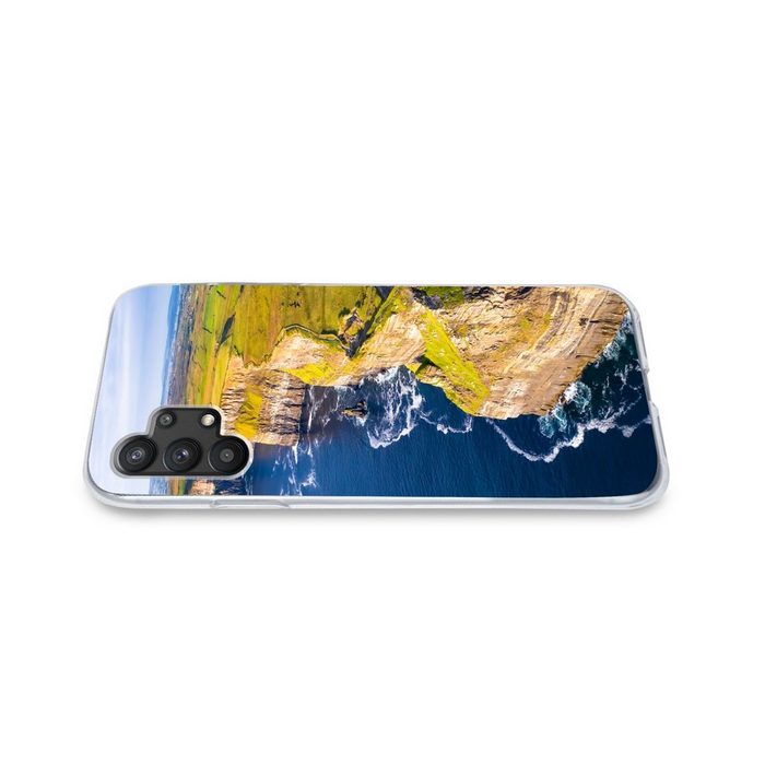 MuchoWow Handyhülle Die Cliffs of Moher an der Westküste Irlands Handyhülle Samsung Galaxy A32 5G Smartphone-Bumper Print Handy UK10015
