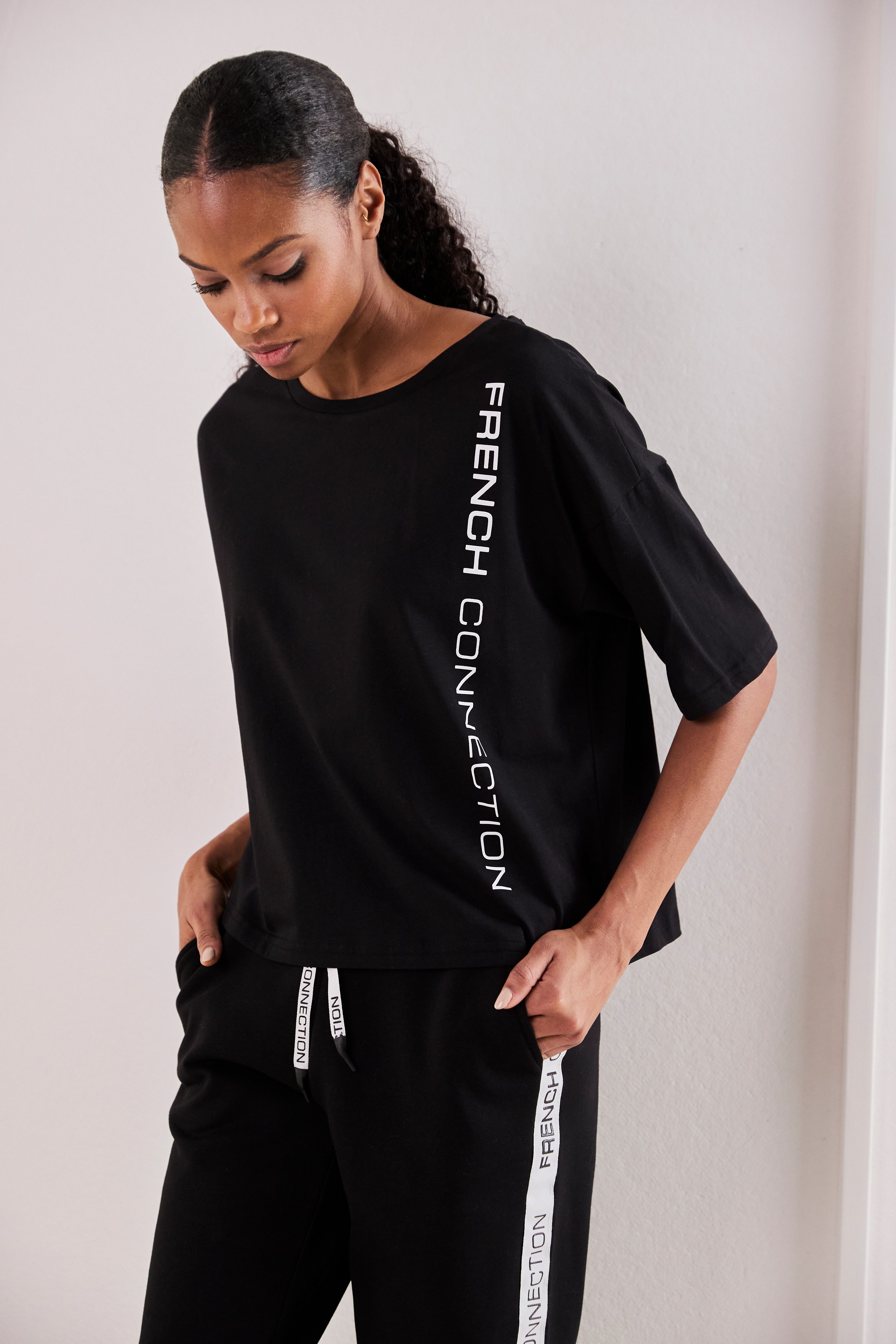 French Connection T-Shirt mit weiten Ärmeln und Logodruck