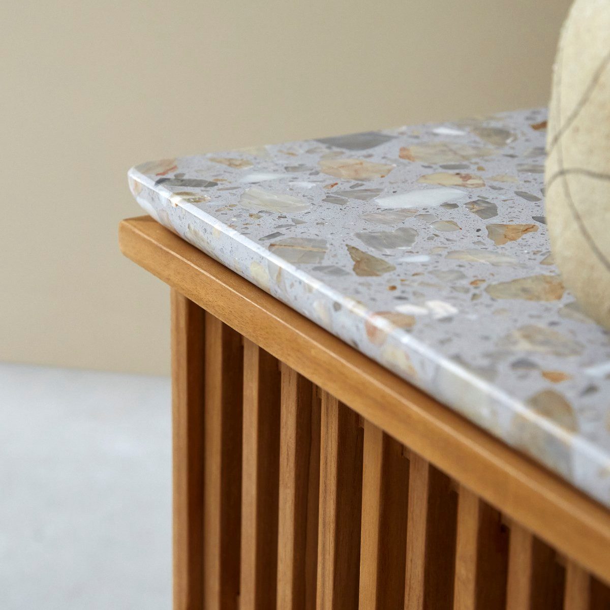 Tikamoon TV-Schrank TV-Schrank Isaure aus massivem Teakholz und Premium-Terrazzo 175 cm