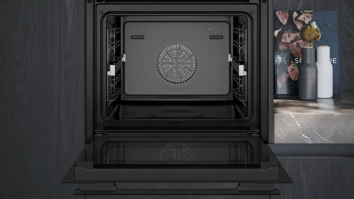 SIEMENS Backofen iQ700 HS938GEB1,iQ700 Einbau-Dampfbackofen Schwarz, Edelstahl, EEK: A+, mit 1-fach-Teleskopauszug, Dampfgaren Plus mit Sous-vide: für köstliche und gesunde Gerichte.