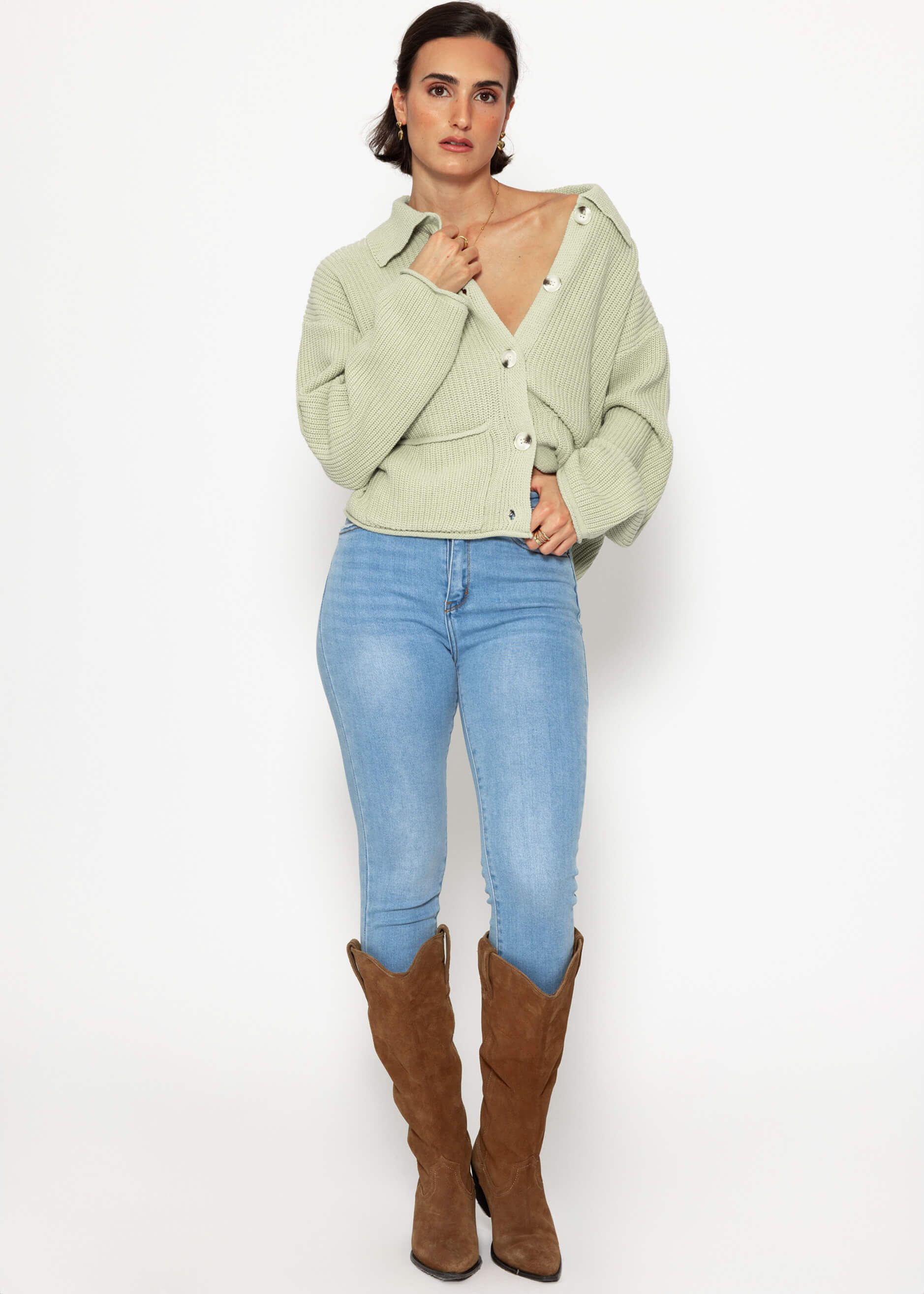 SASSYCLASSY Cardigan Oversize Strickjacke Damen mit Kragen Elegant Lässiger Cardigan aus hochwertigem Grobstrick mit markanten Knöpfe