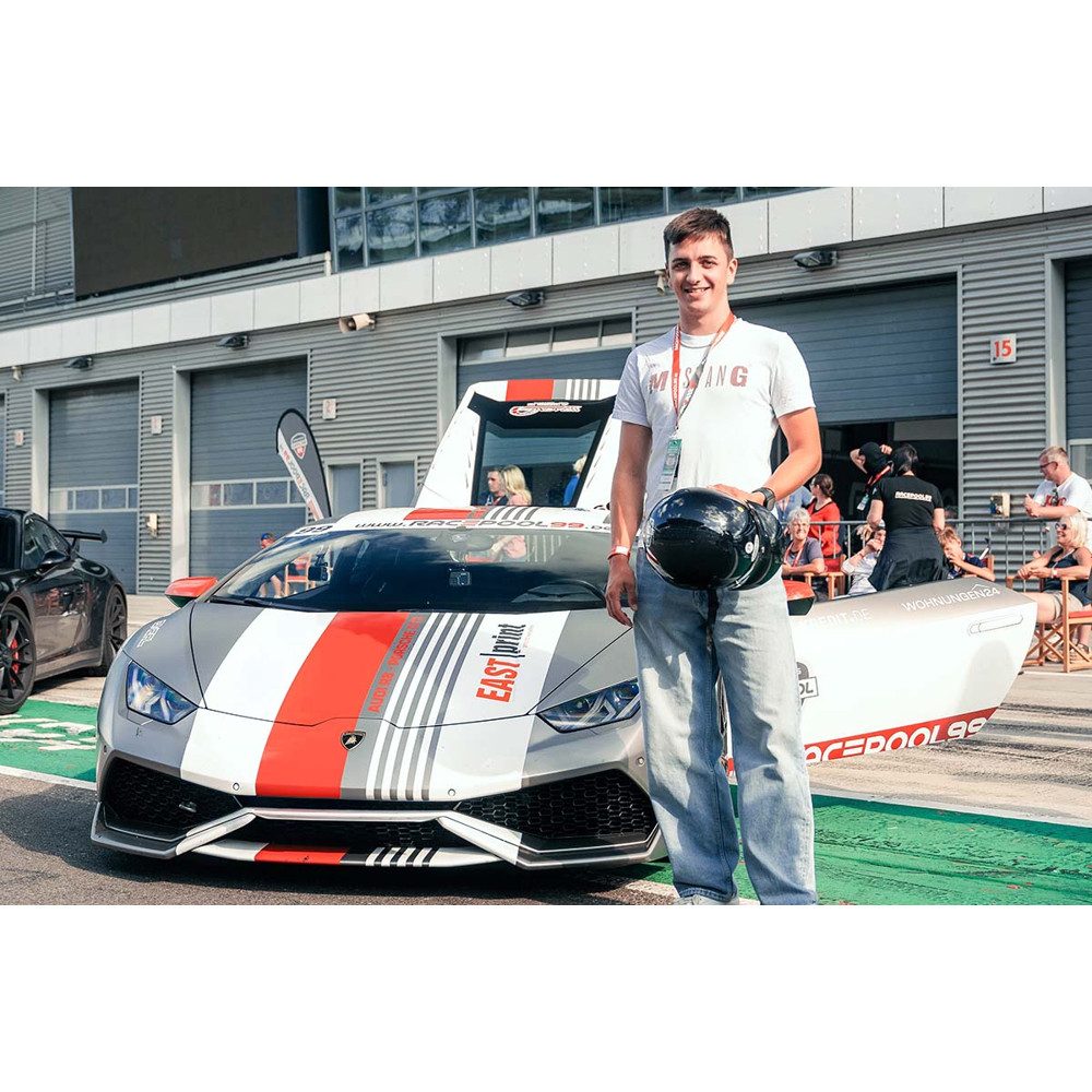 Jochen Schweizer Erlebnisgutschein Lamborghini selber fahren ab 14 Jahre (5 Rd), Mit 610 PS durchstarten