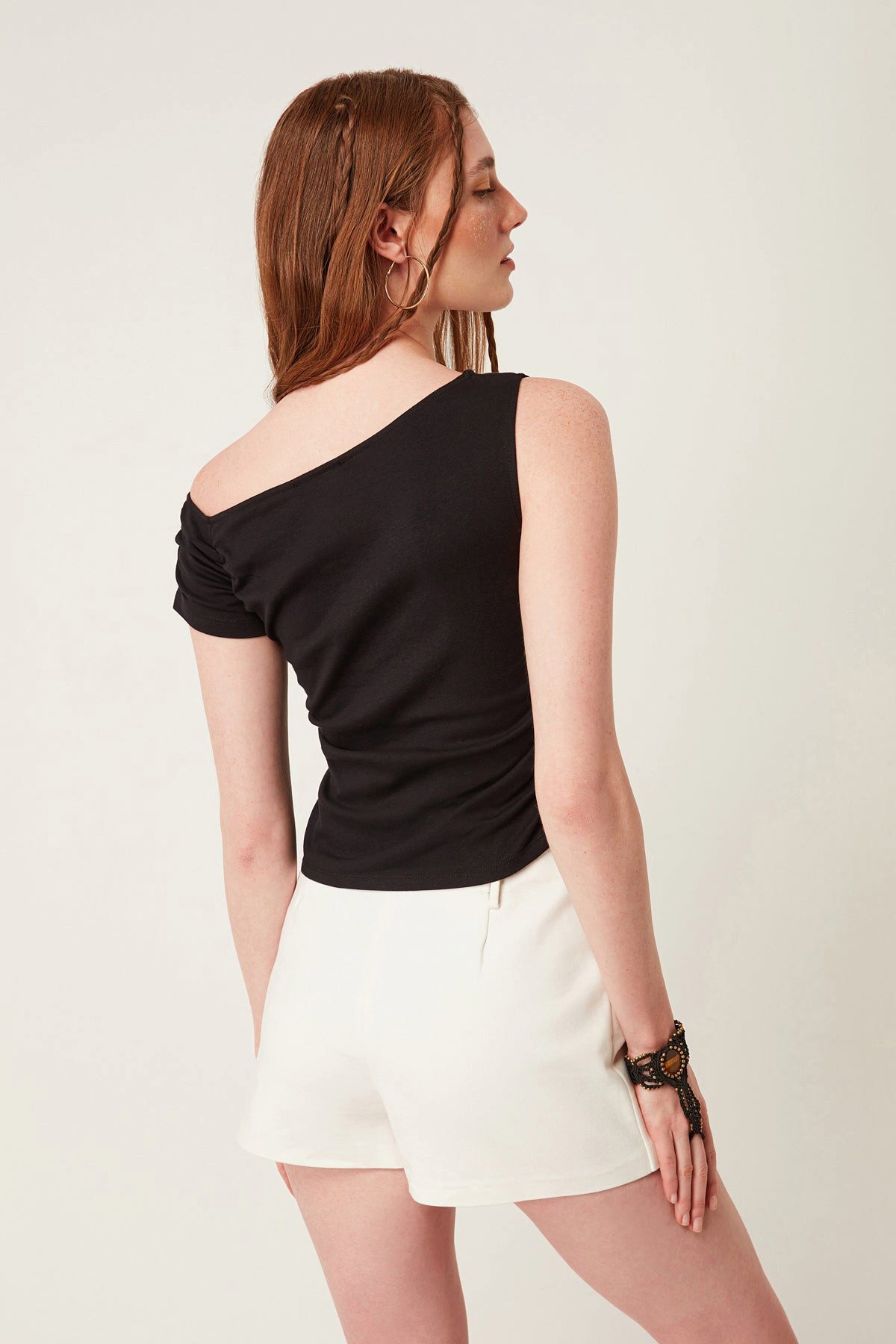 No Matter What Blusentop Bluse mit asymmetrischem Ausschnitt – Bild 4 von 4