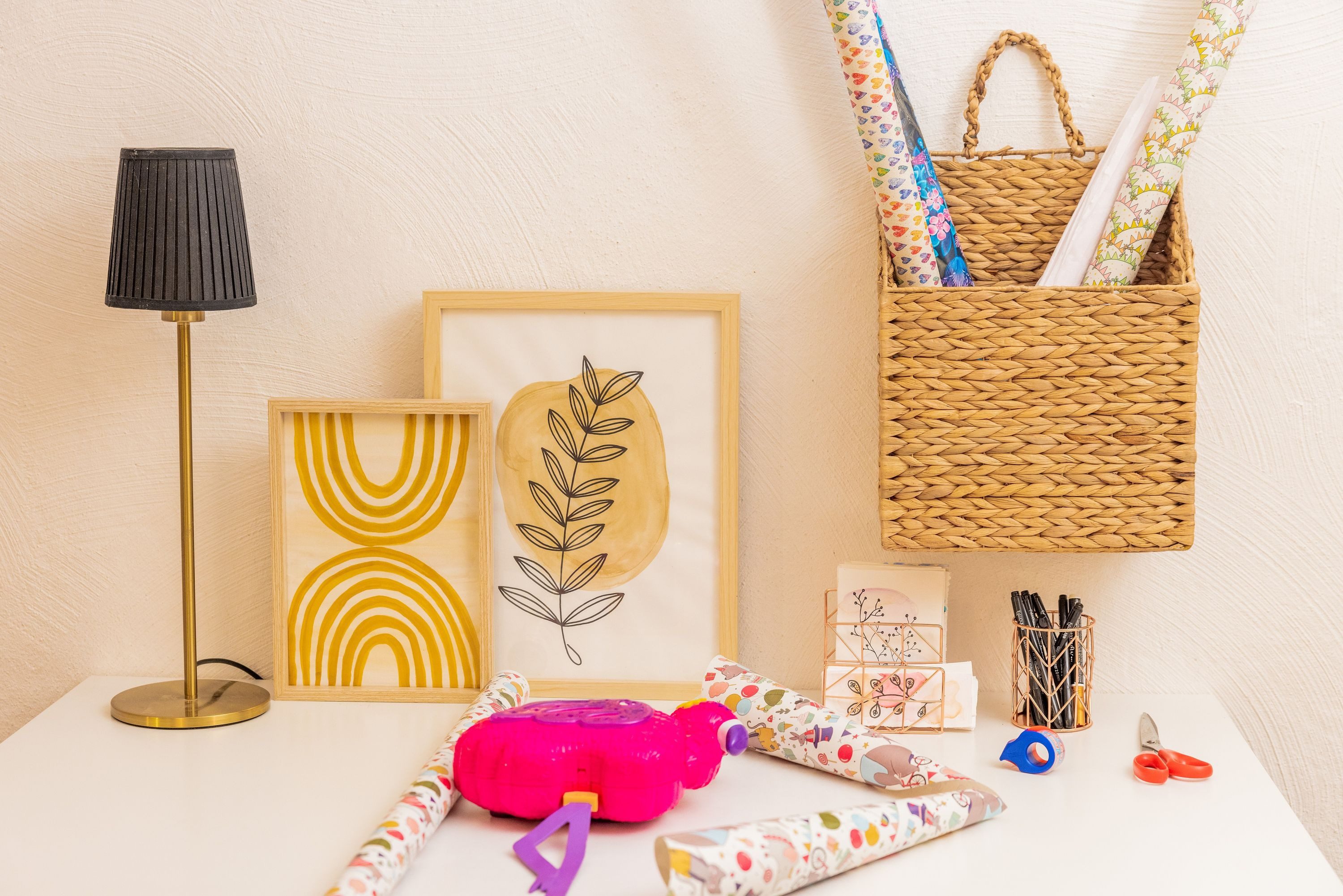 HMF Flechtkorb Hängekorb aus Wasserhyazinthe (1 St), Zeitungskorb zum Aufhängen, 30 x 17,5 x 38 cm