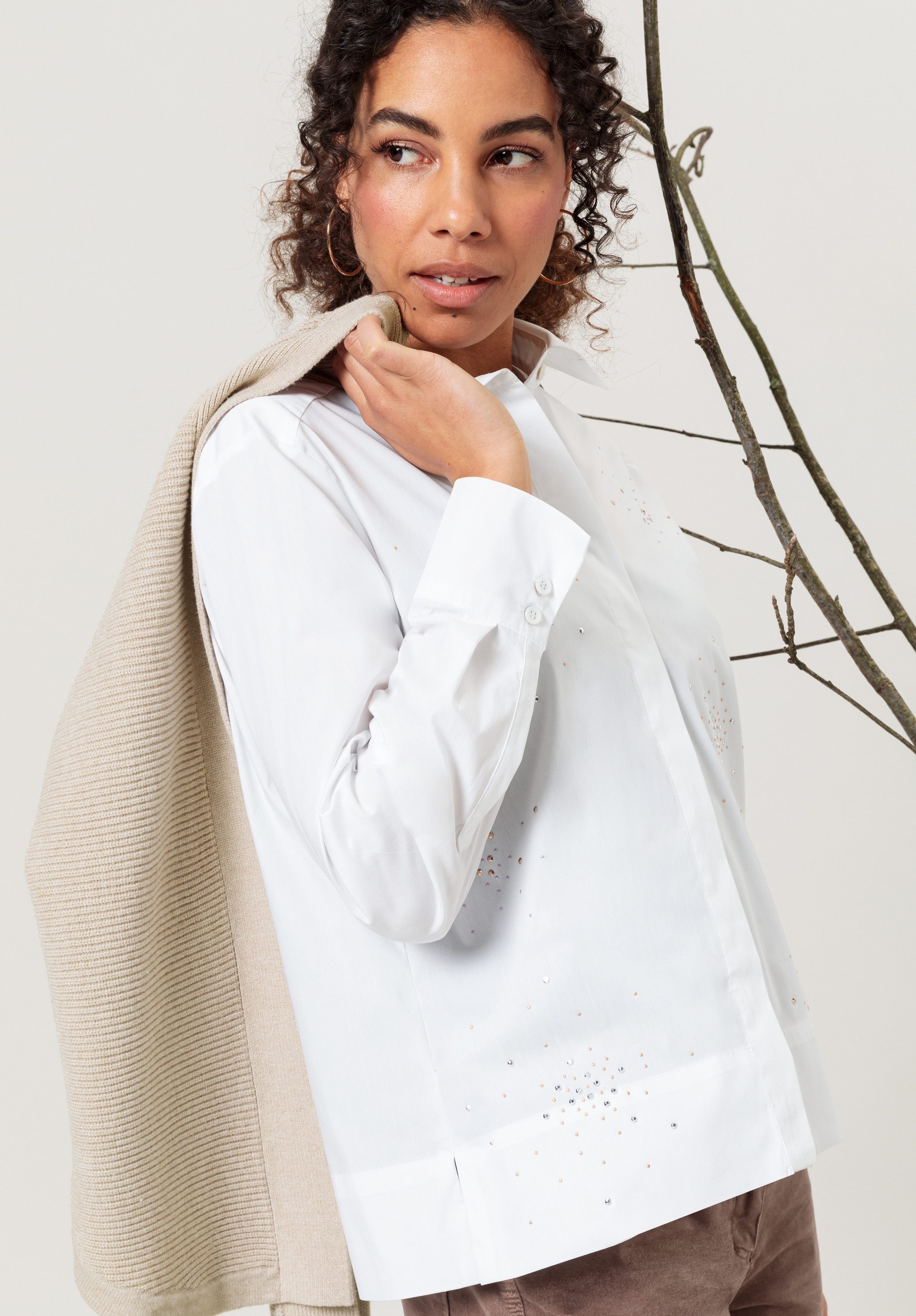 bianca Langarmbluse ANINA in angesagtem cleanem Look mit Hemdblusenkragen