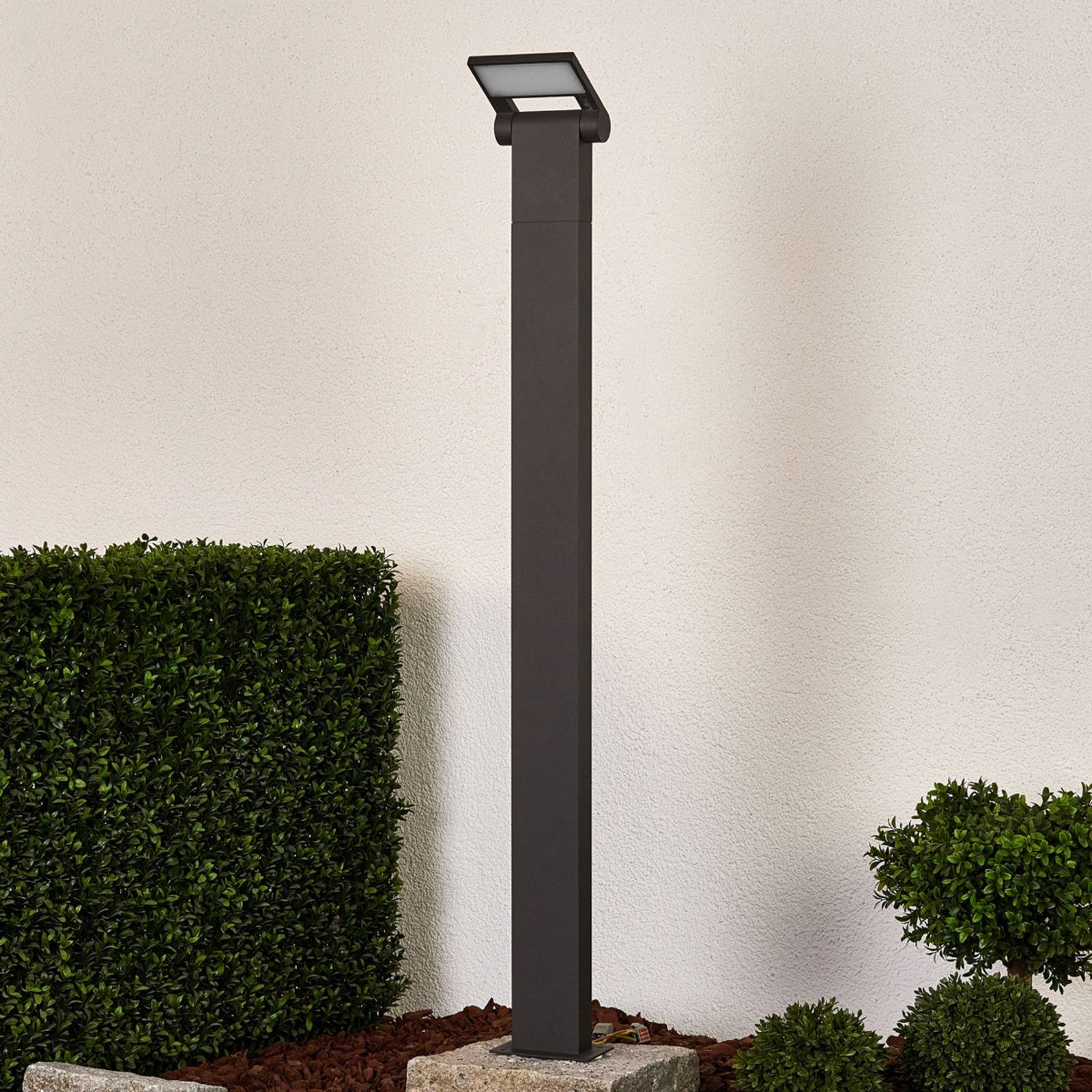 Lucande Außen-Stehlampe Marius, 48 LEDs - 8,6 W gesamt, warmweiß