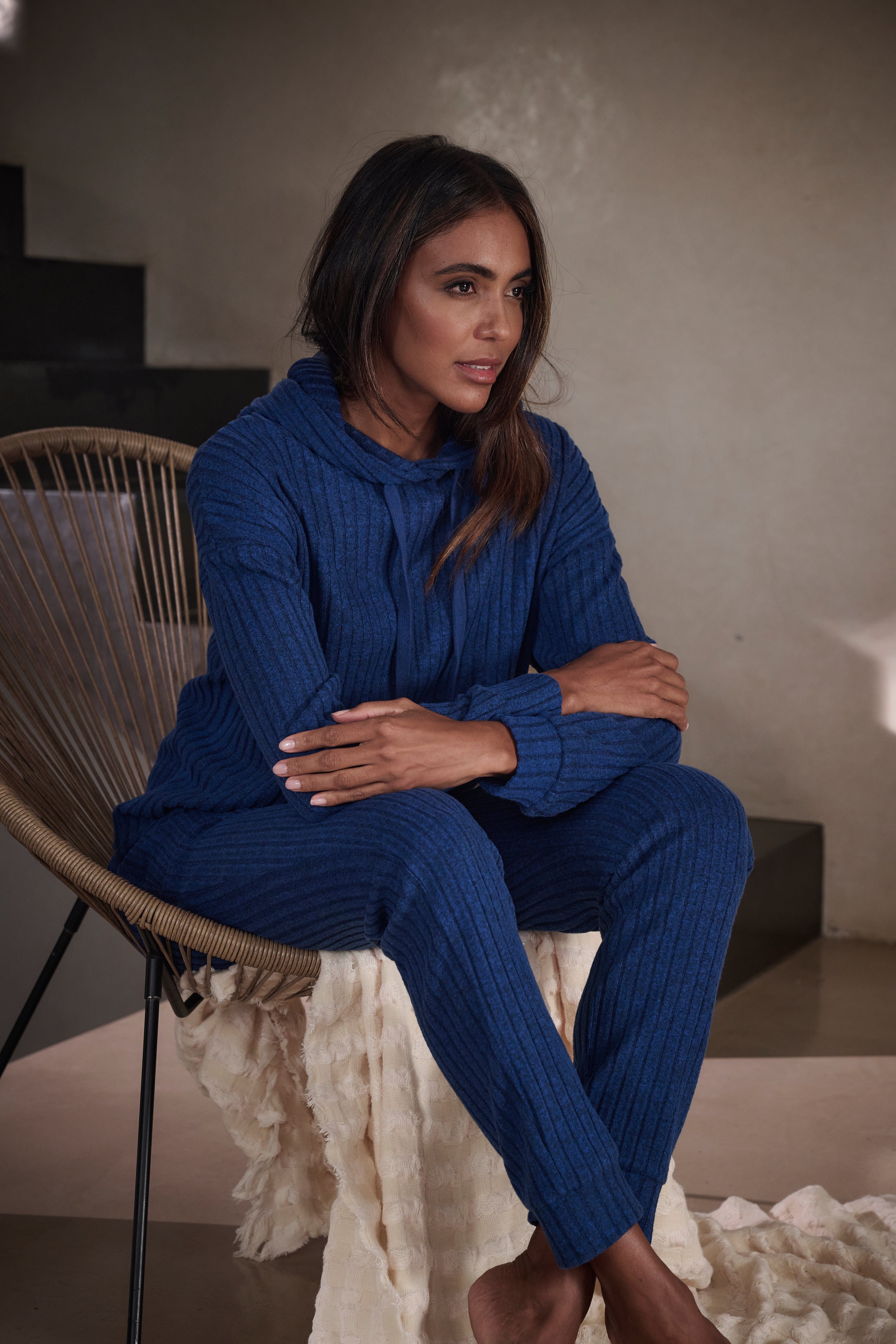 LASCANA Hoodie Strickpullover mit Kapuze und in melierter Optik, Loungewear