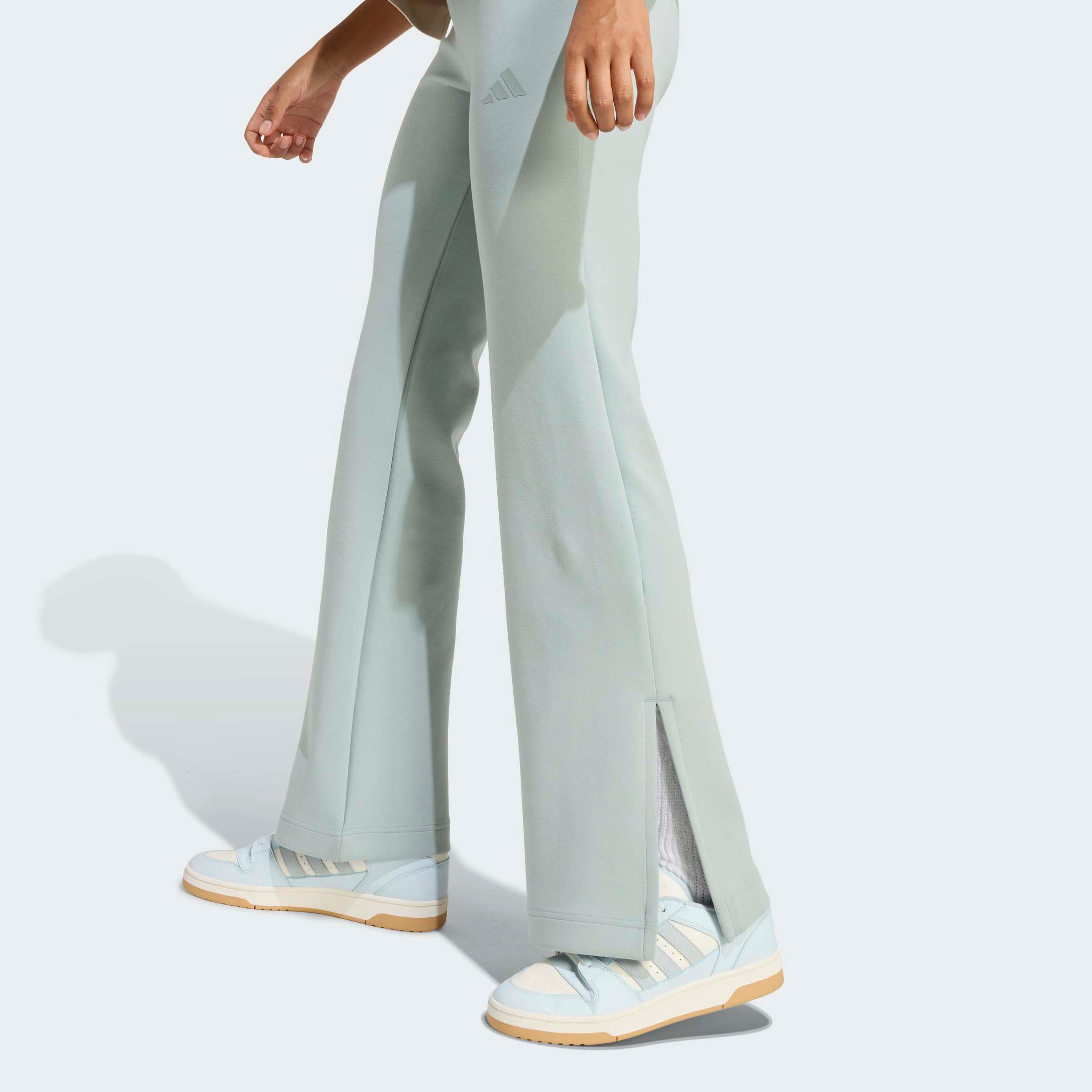 adidas Sportswear Sporthose SOFT LUX AUSGESTELLTE (1-tlg) schlanke Passform günstig online kaufen