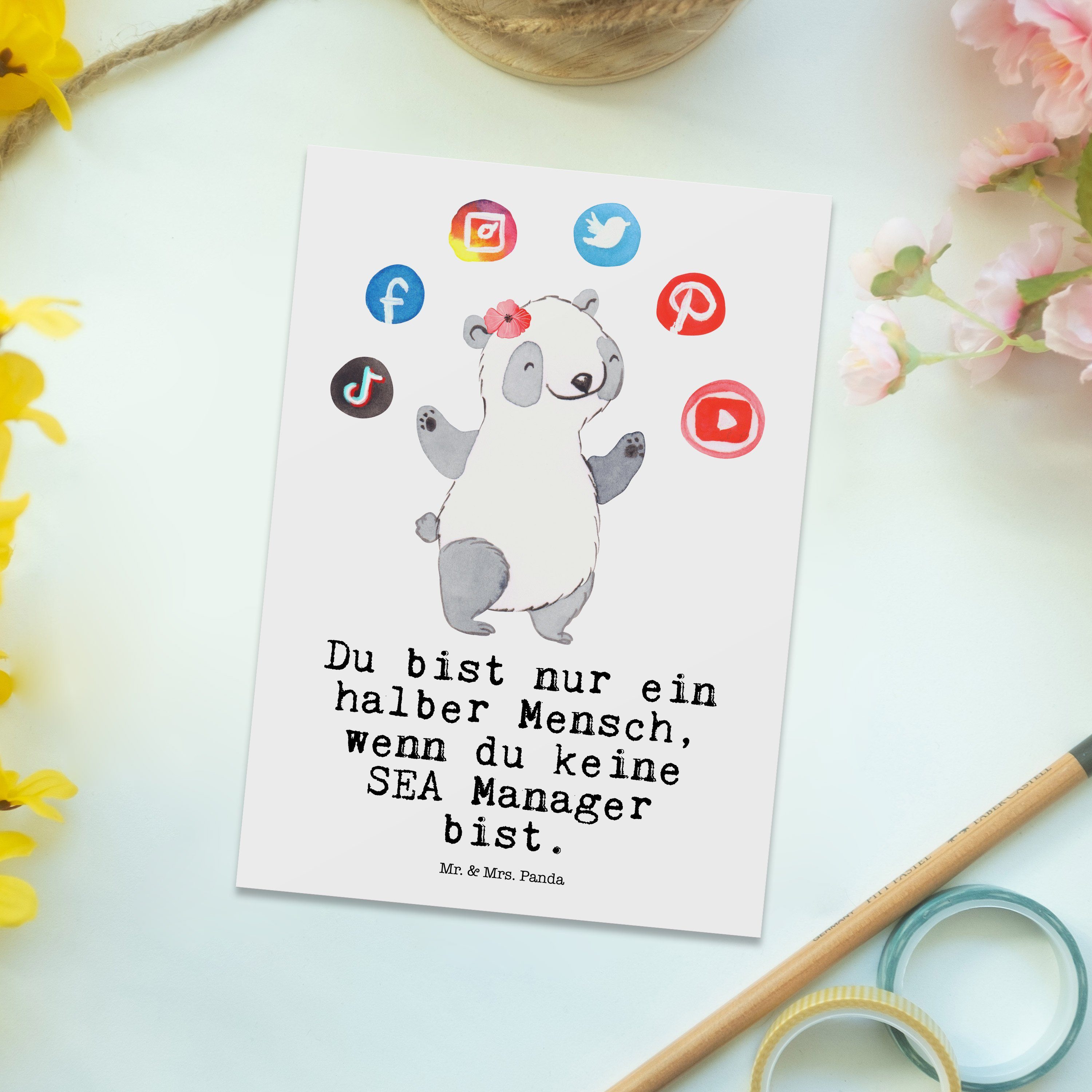 mit Mr. - Manager Gesch Suchmaschinenmarketing, Geschenk, SEA Postkarte Mrs. - Herz Panda & Weiß