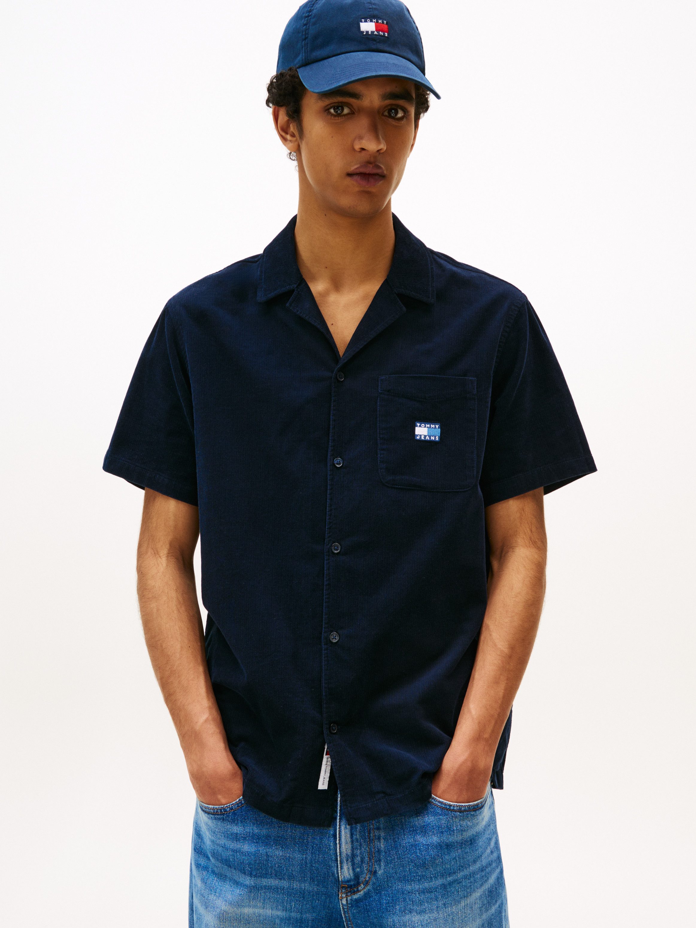 Tommy Jeans Kurzarmhemd TJM CORD REG CAMP SHIRT Mit Rundhalsausschnitt günstig online kaufen