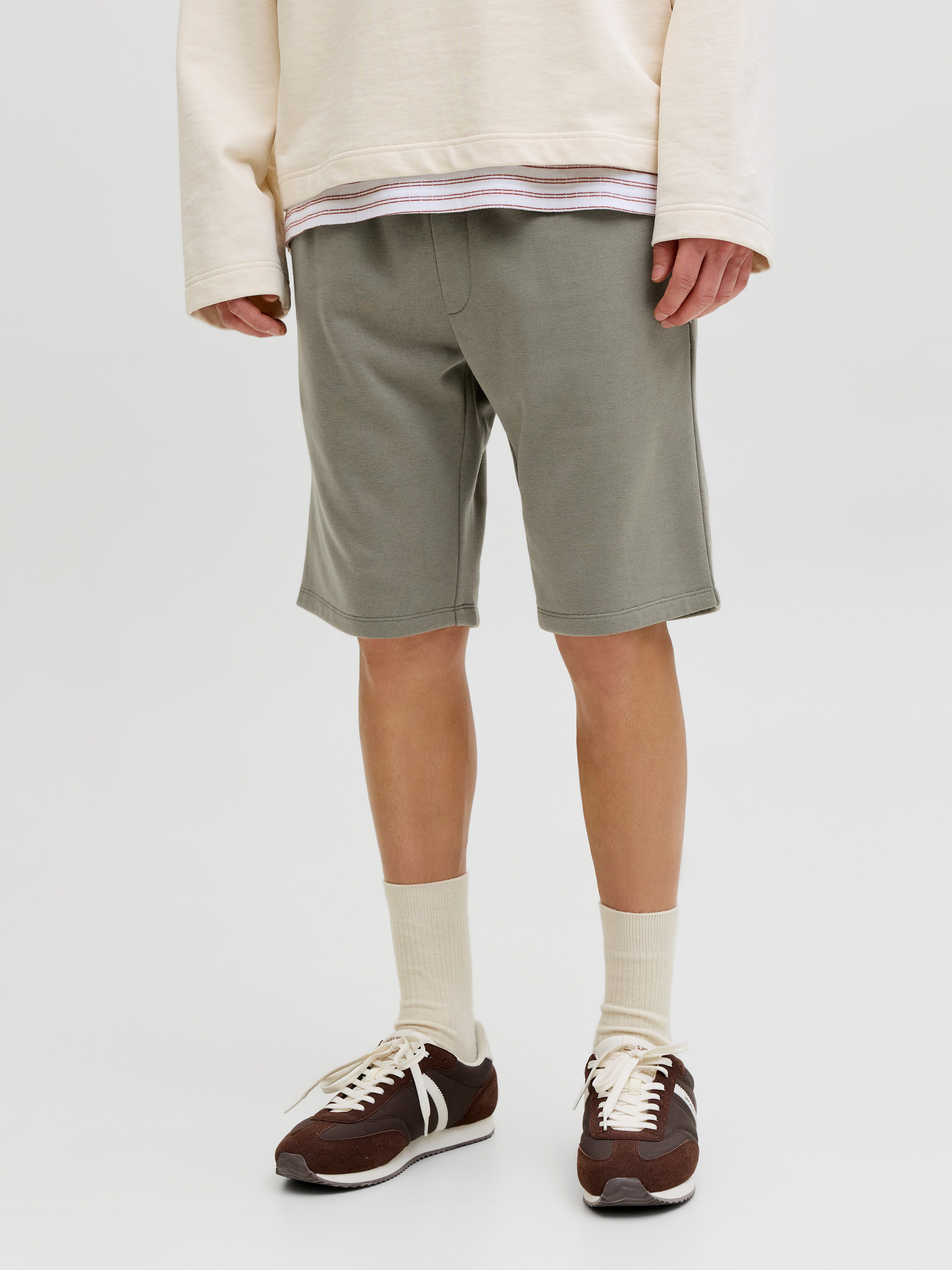 Jack & Jones Sweatshorts JPSTGORDON mit elastischem Bund unifarben, modisch, regular fit, Webstoff