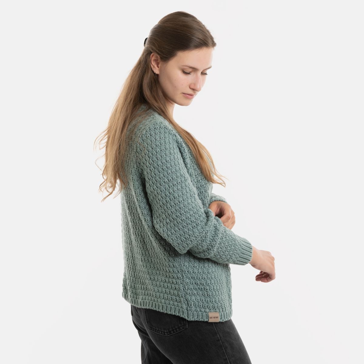 Knit Factory Strickjacke Becky Kurze Strickjacke Stone Green 40/42 (1-tlg) Jacke Strickjacke warme Jacke