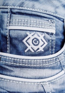 Cipo & Baxx Bermudas in Denim und mit markanten Taschen