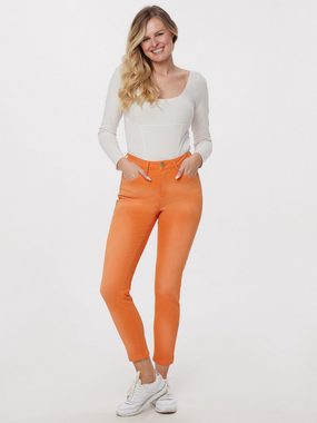 Sarah Kern Slim-fit-Jeans Coloured Denim Körpernah mit Schmuck- Spiegelnieten