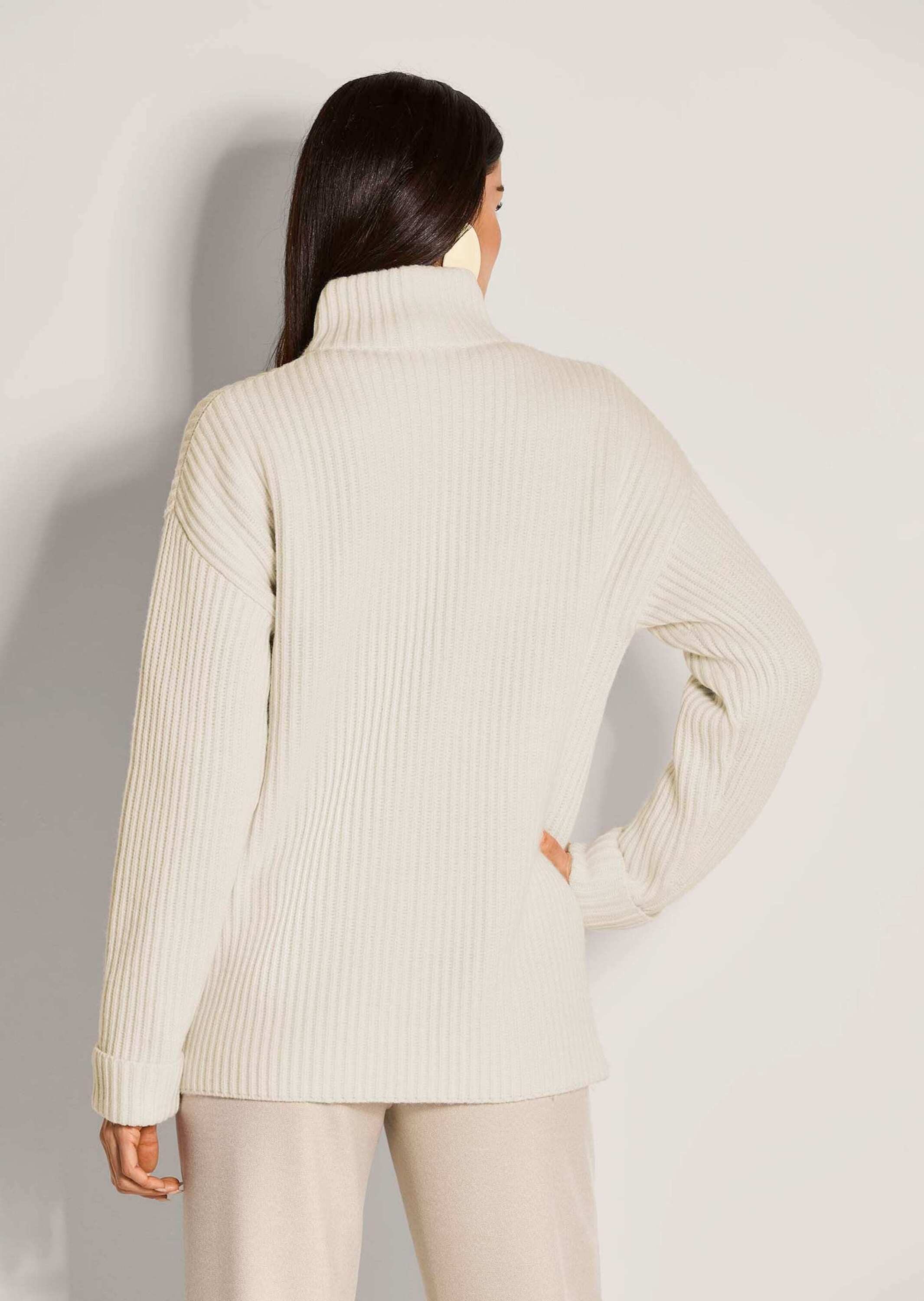 MADELEINE Strickjacke Weiche Wolljacke mit Reißverschluss Patentstrickjacke mit Stehkragen, Taschen und Langarm