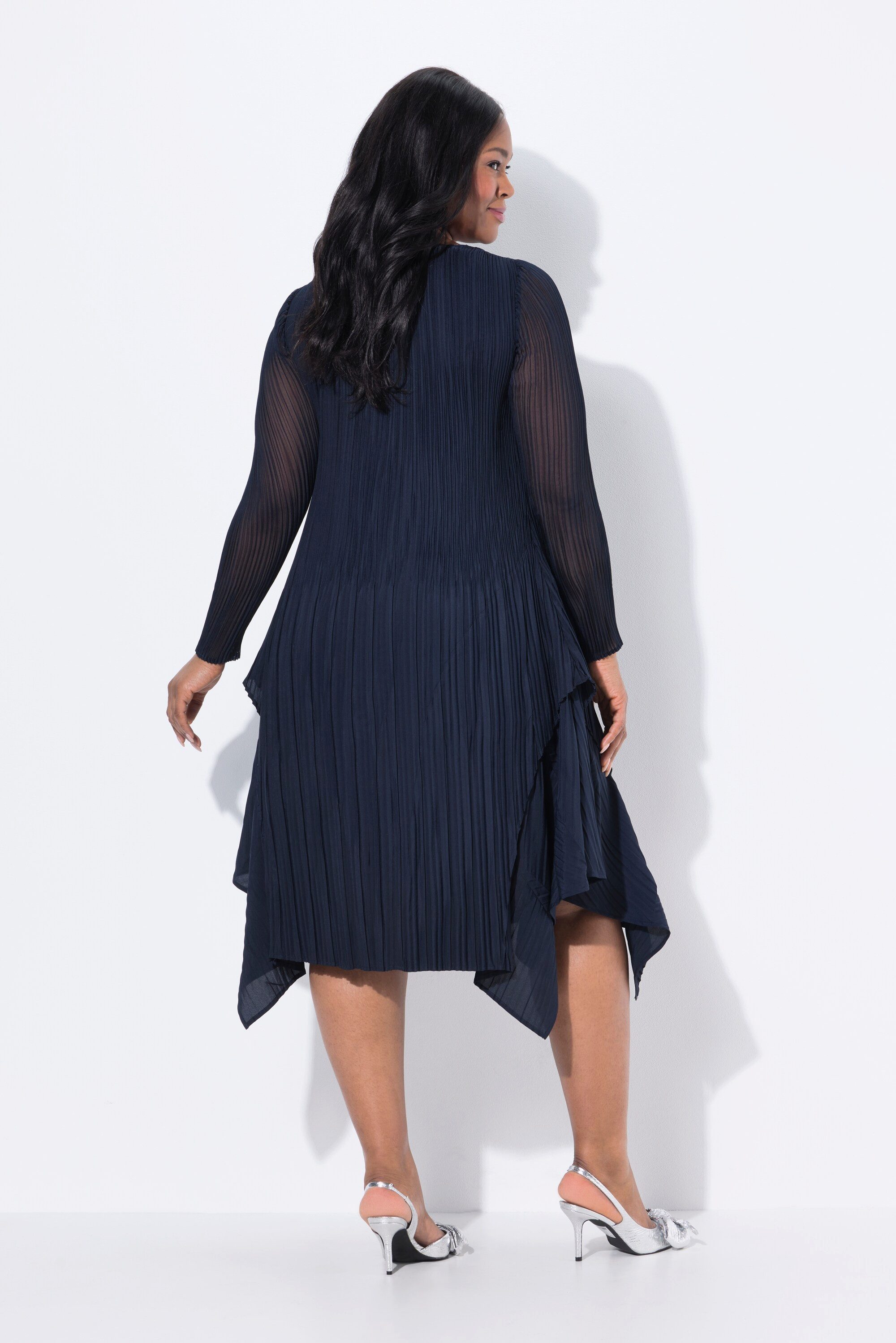 Ulla Popken Midikleid Plissee-Kleid Lagenoptik A-Linie V-Ausschnitt – Bild 3 von 4