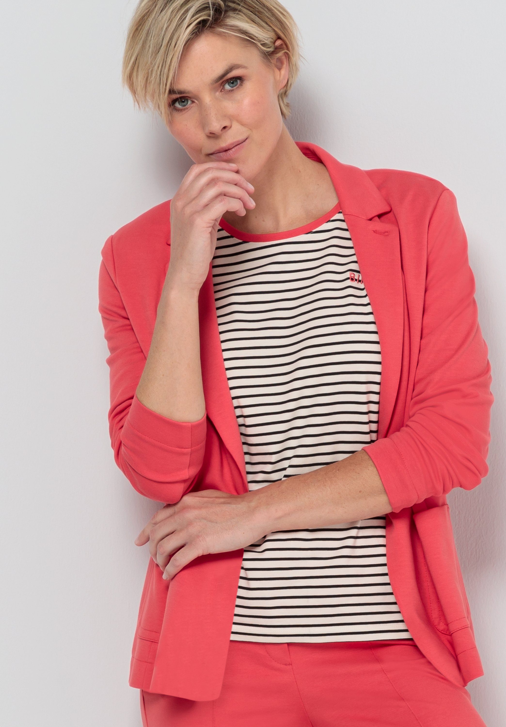 bianca Jerseyblazer BETTY in angesagten Farben und modernem Look