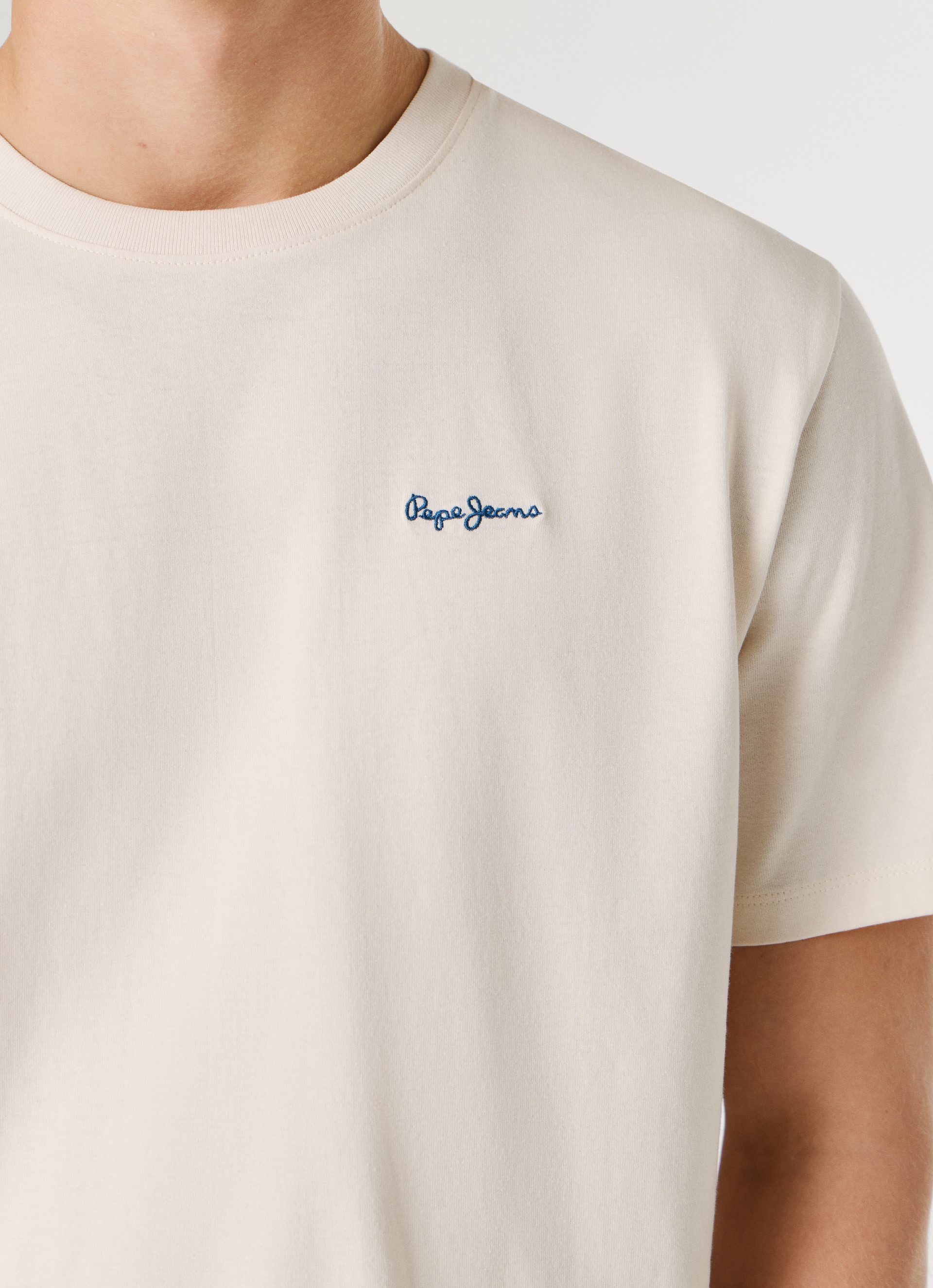 Pepe Jeans T-Shirt CONTRAST CONNOR mit Rundhals und gesticktem Logo – Bild 4 von 5