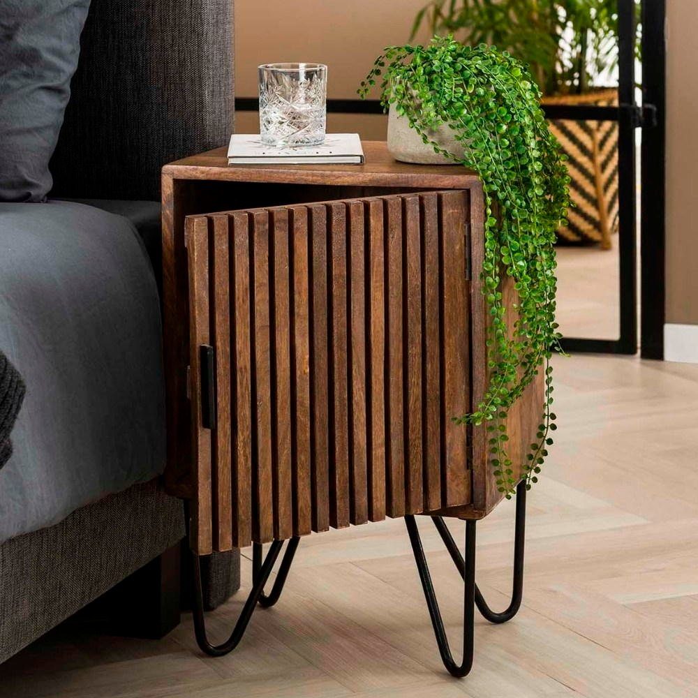 RINGO-Living Beistelltisch Massivholz Nachttisch mit Natur-dunkel und Schwarz-matt, Boni Möbel Tür in
