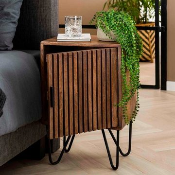 RINGO-Living Beistelltisch Massivholz Nachttisch Boni mit Tür in Natur-dunkel und Schwarz-matt, Möbel