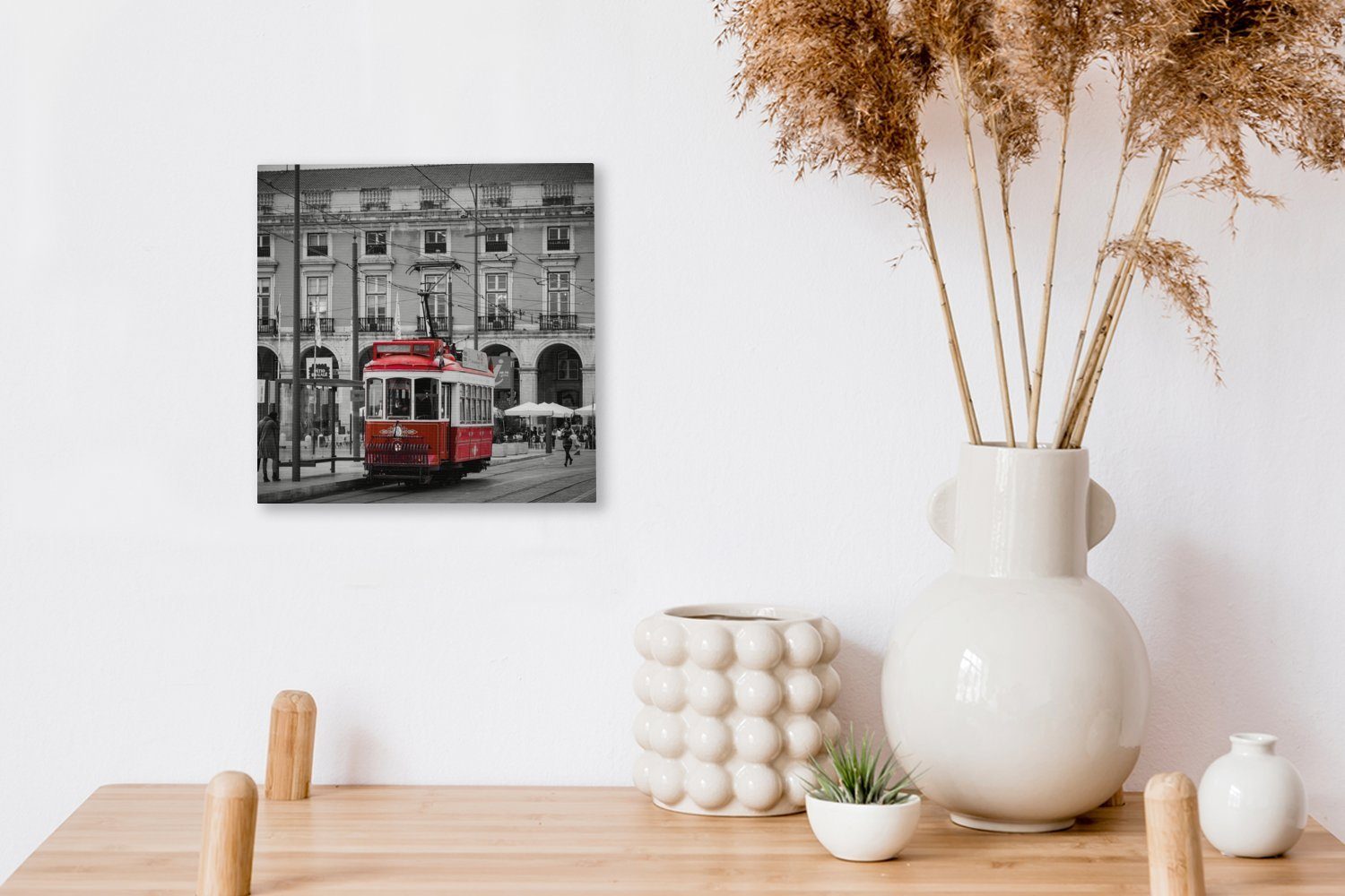 (1 roten Straßenbahn, Leinwand Leinwandbild Bilder mit Wohnzimmer für St), Schlafzimmer OneMillionCanvasses® Schwarz-Weiß-Foto einer