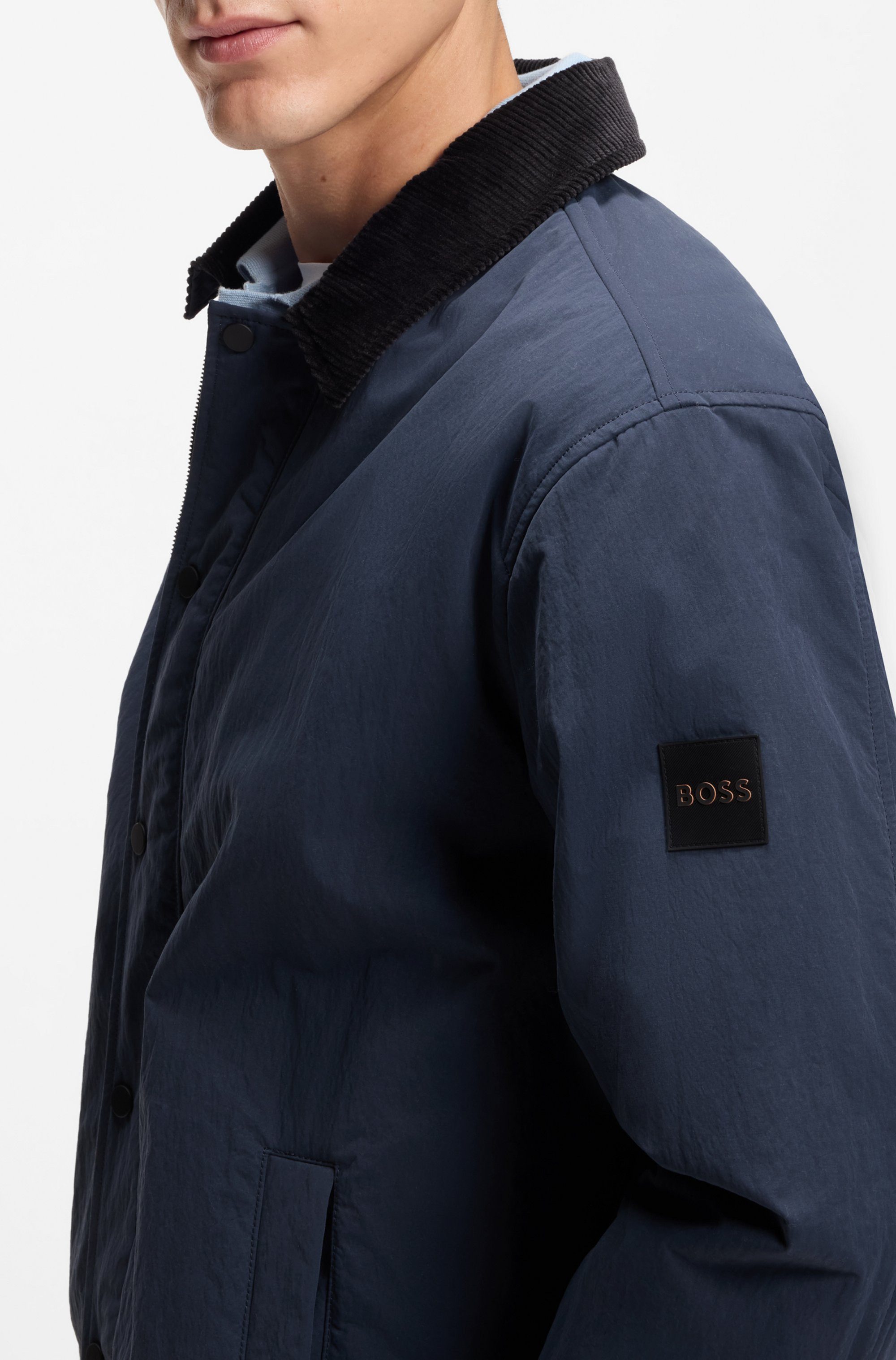 BOSS ORANGE Outdoorhemd Leldon-zip Oversize Fit, kontrastfarbiger Kragen, wattiert