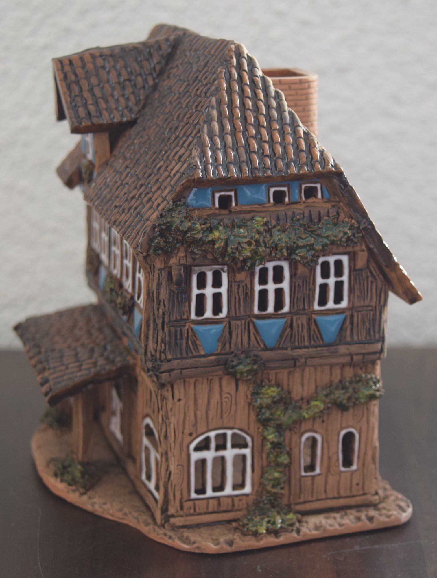 Dekohelden24 Räucherhaus Keramik- Lichthaus C St) Fachwerkhaus (1 Haus HandArt, - 