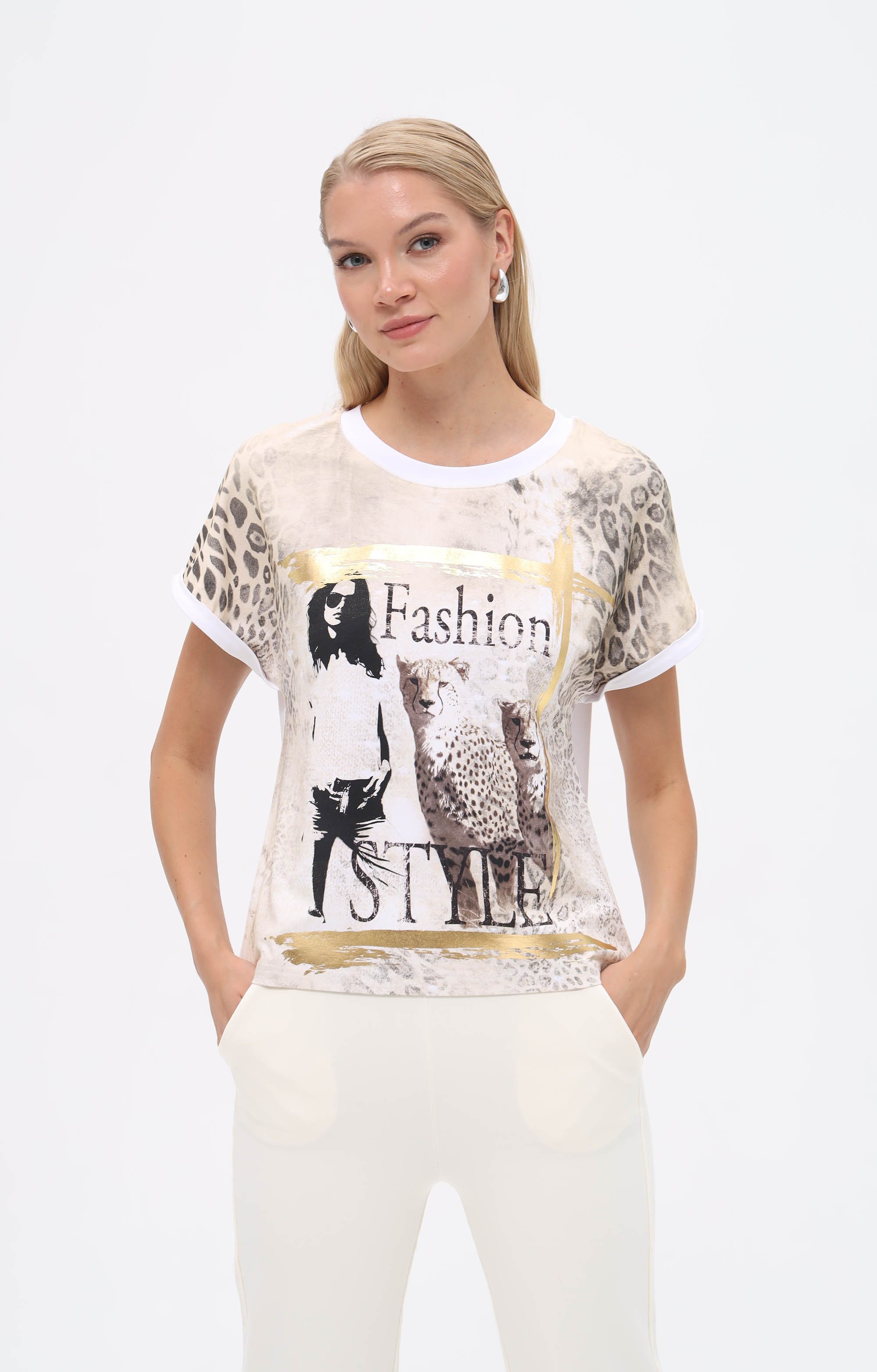 T-Shirt mit grafischem Print und metallischen Details