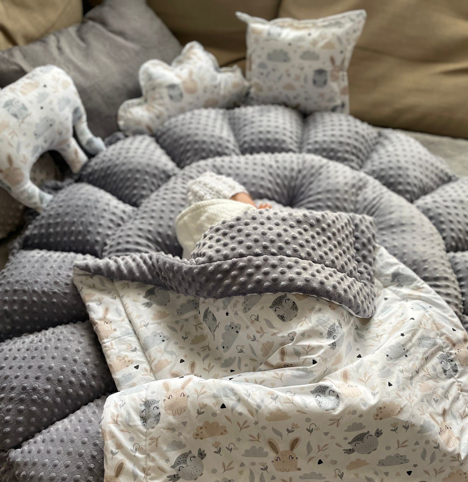Bettnestchen MINKY Graphit/ HASE Beige-Weiß ENGELSNEST Babynest, Unterlage