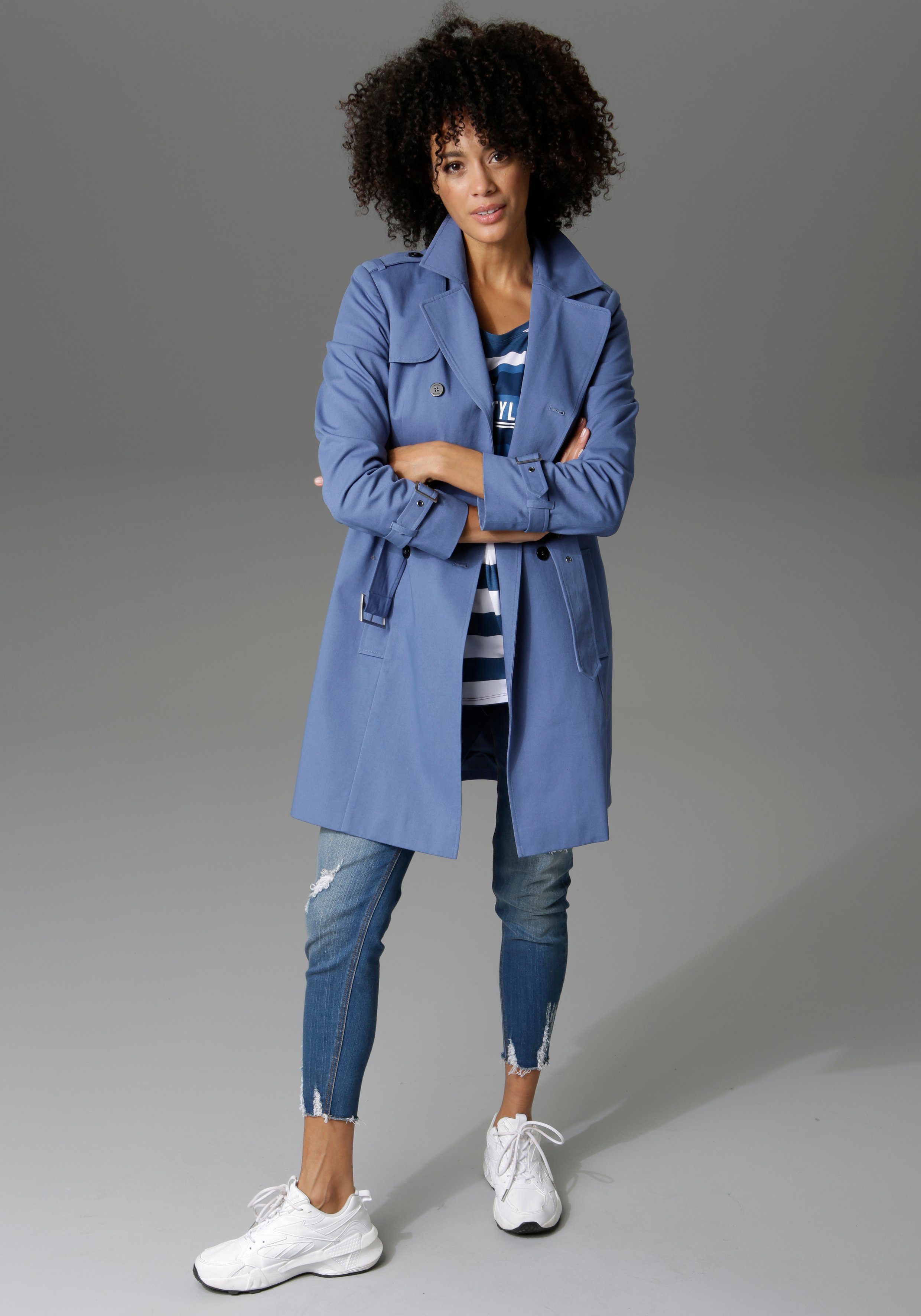 Aniston CASUAL Trenchcoat rauchblau Regulieren zum Gürtel mit