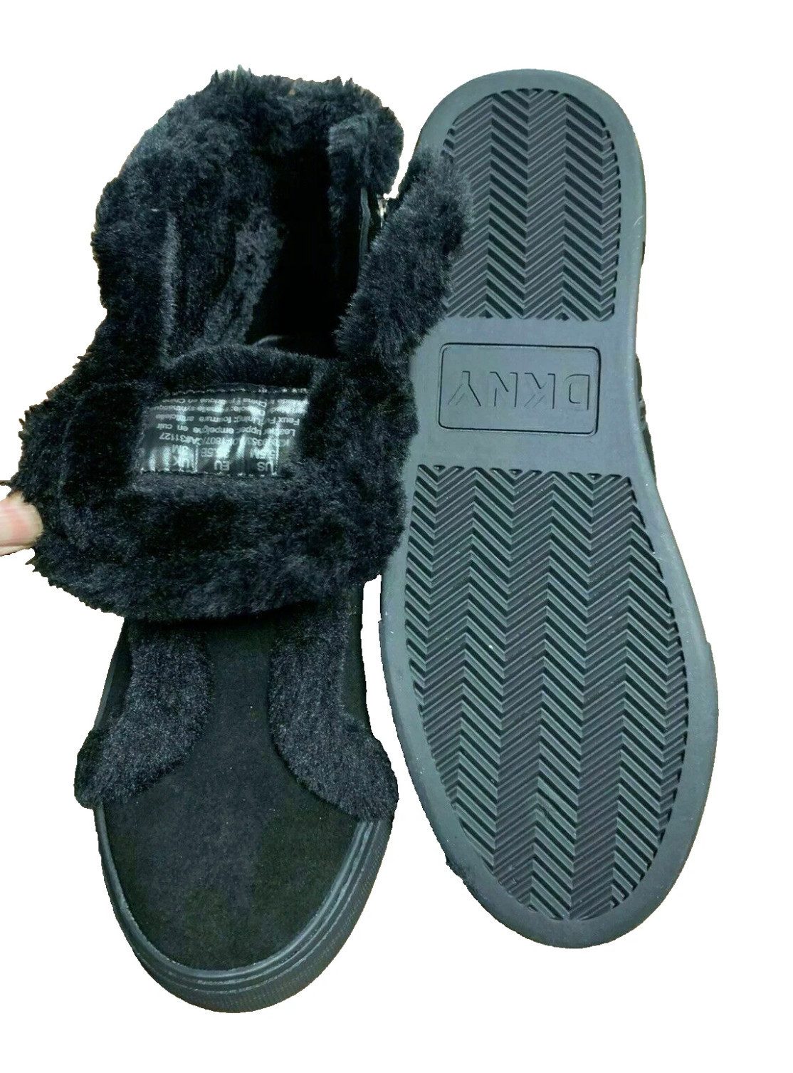 DKNY Donna Karan mit Faux-Futter City-Style trifft auf Winterkomfort Sneakerboots Ein stylisches Statement für kalte Tage