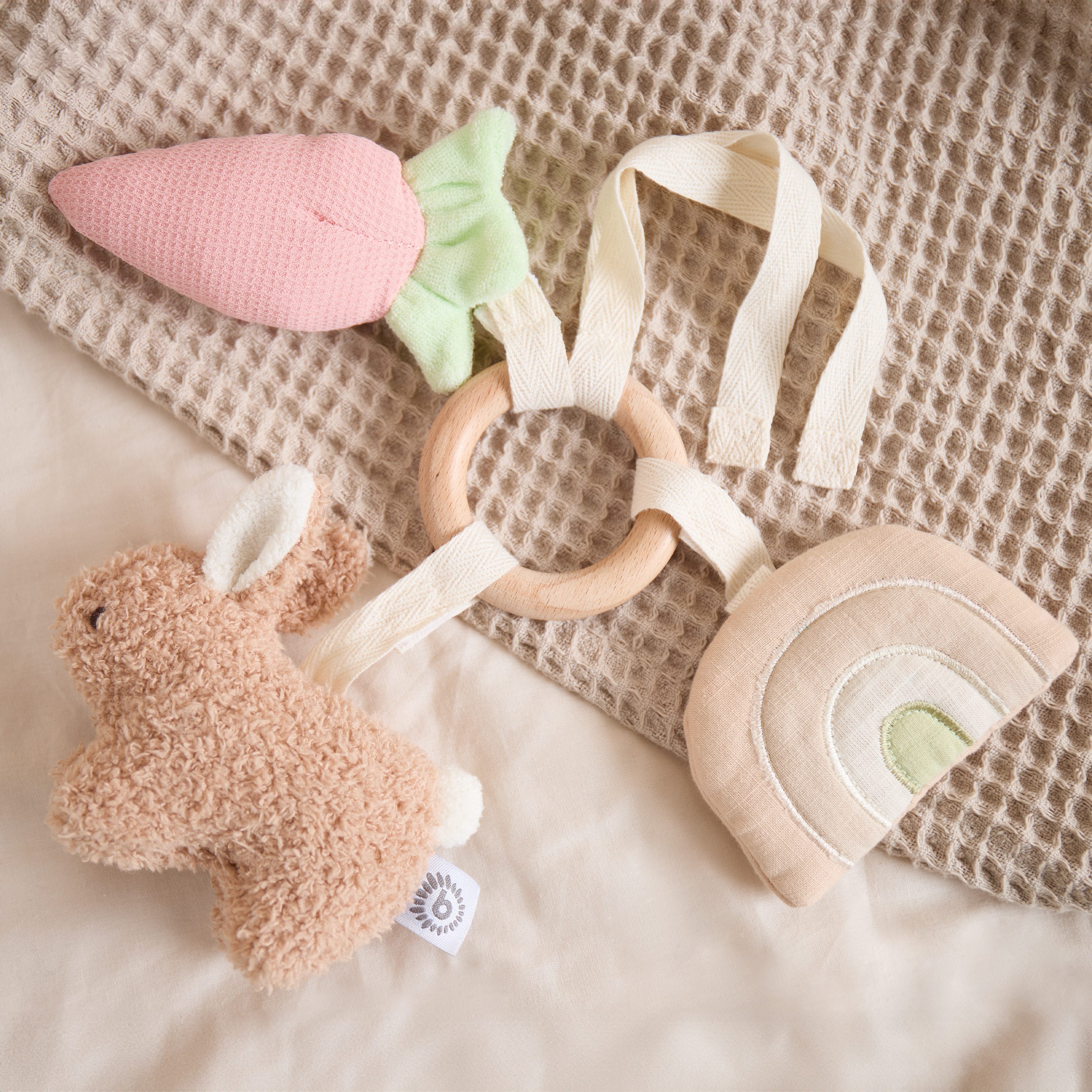 BIECO Plüschfigur Bieco Activity Spielzeug Hase günstig online kaufen