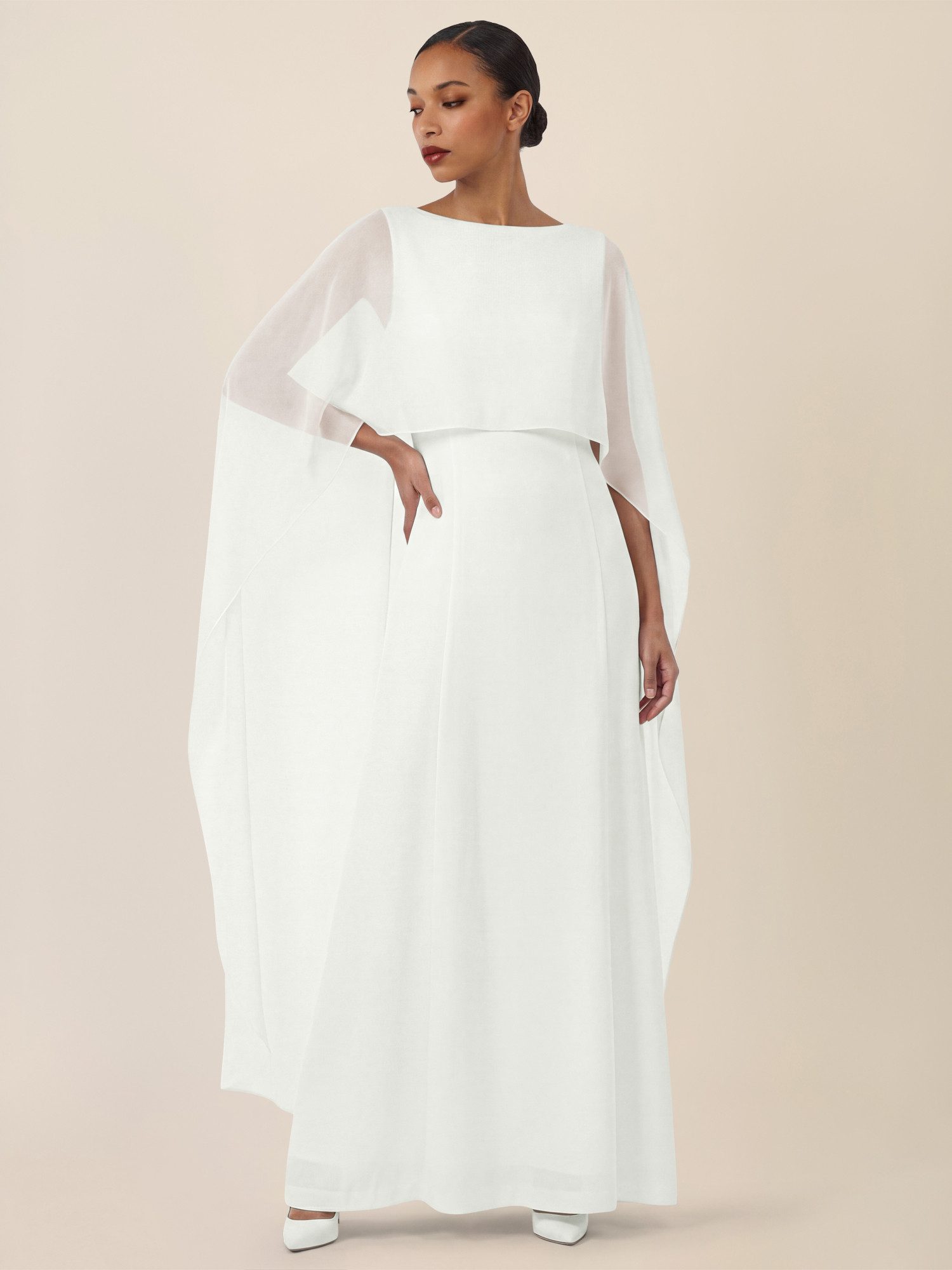 Apart Brautkleid mit fließender Eleganz