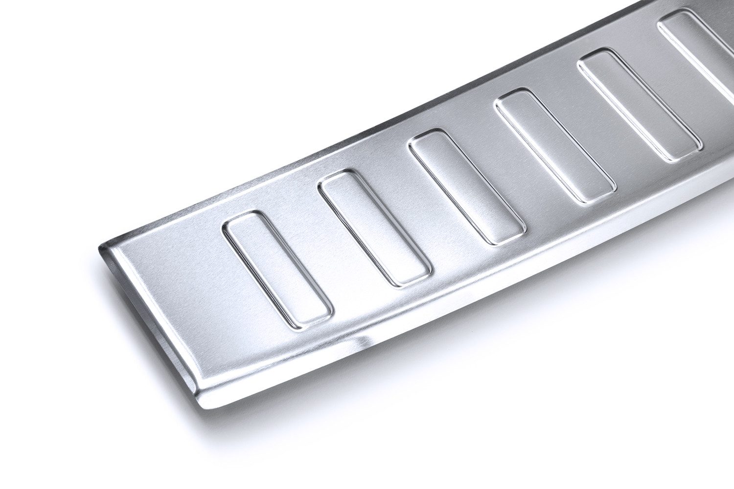 teileplus24 Ladekantenschutz AL132 Aluminium kompatibel mit VW Golf 8 Limo ab 2019-