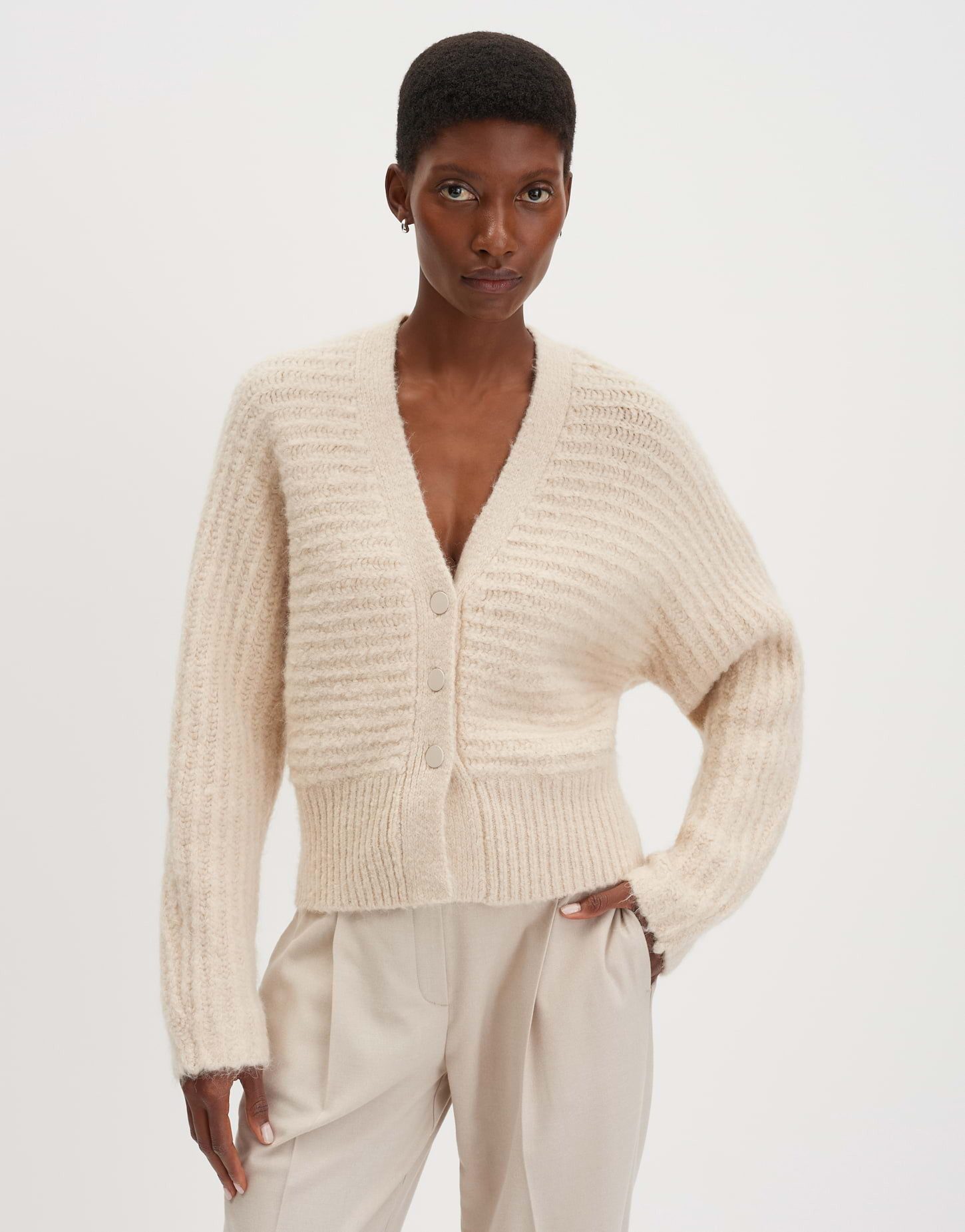 someday Cardigan TAMAIA Regular mit Querrippe Strickcardigan mit Querrippe, V-Ausschnitt und lockerer Passform