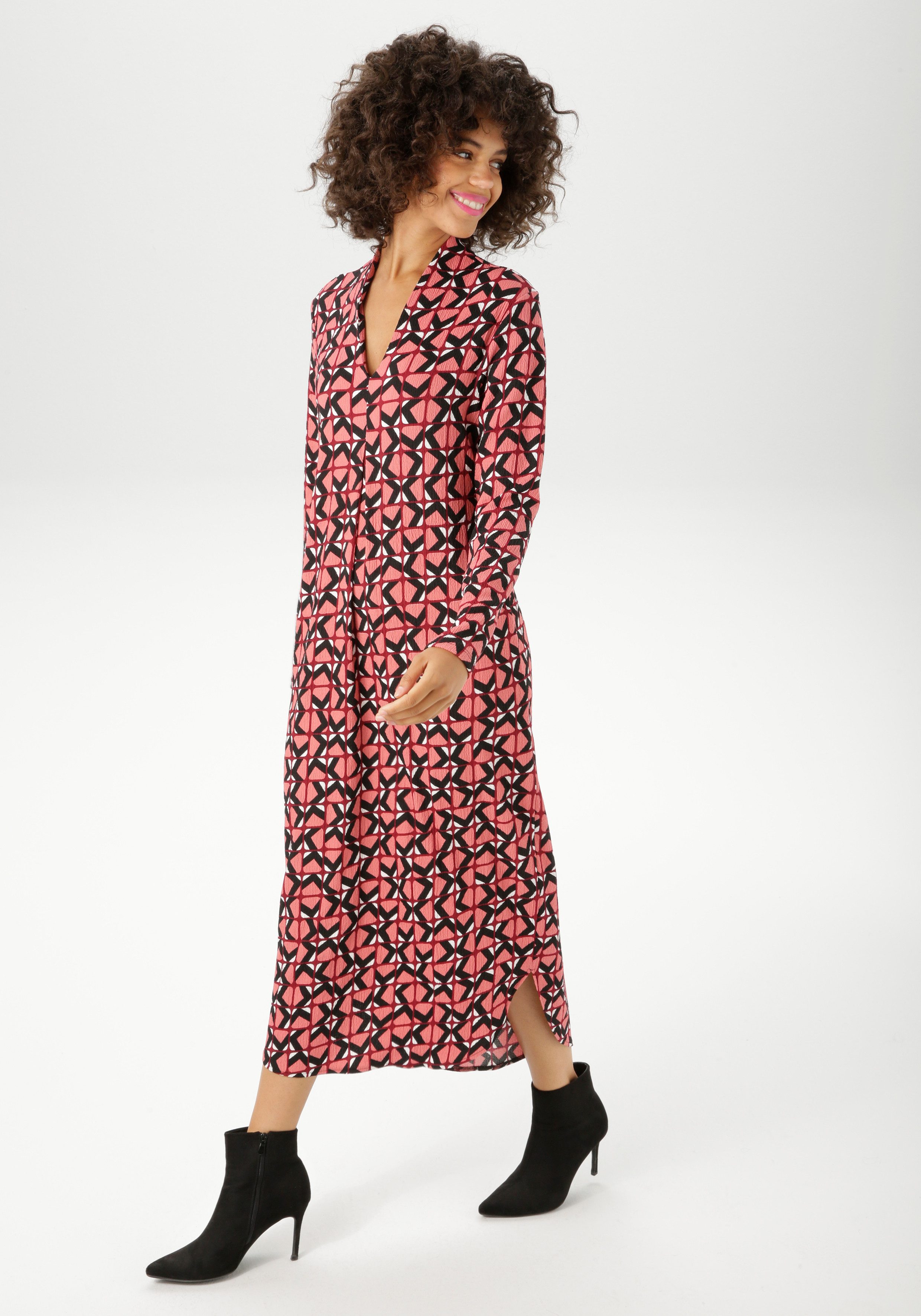 Aniston CASUAL Midikleid mit grafischem Retro-Muster - jedes Teil ein Unika günstig online kaufen