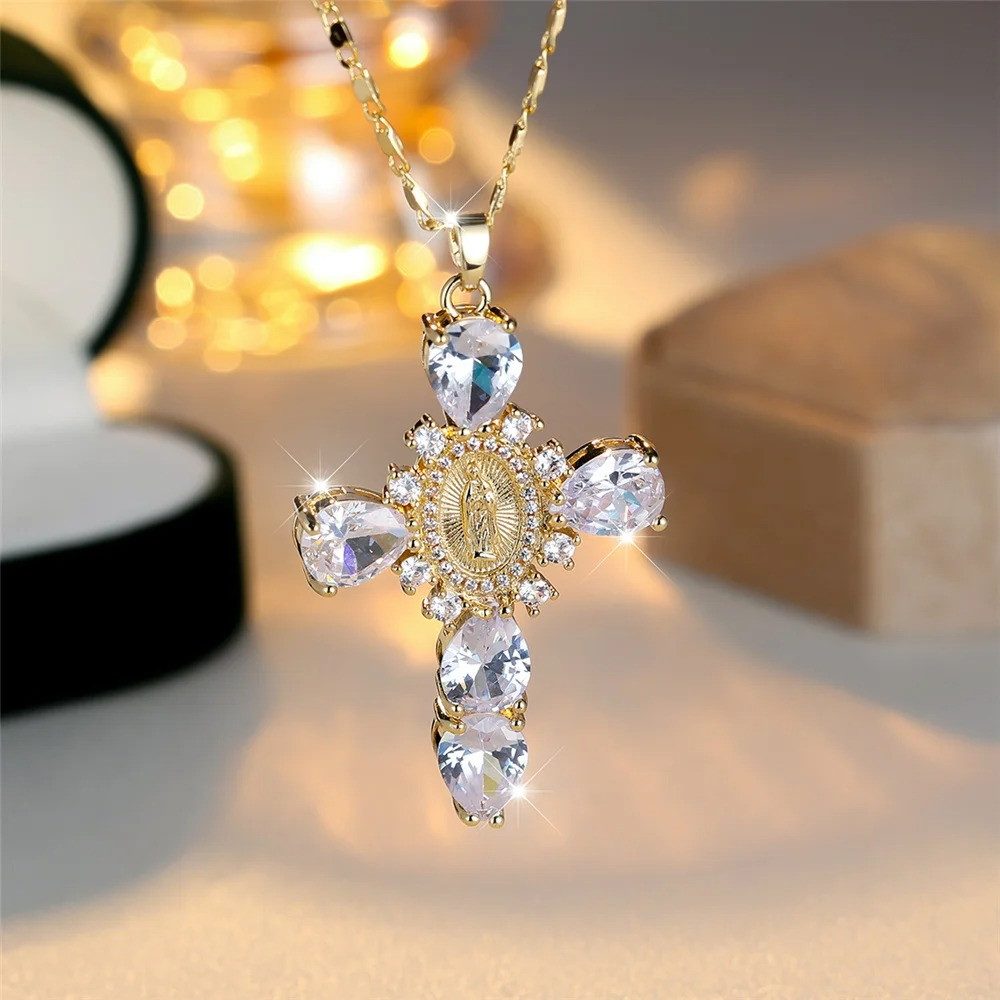 nhaos Kreuzkette Beautiful Cross – Vergoldete Damen Halskette mit Kreuz-Anhänger (inkl. Kreuzanhänger), Halskette mit Kreuzanhänger