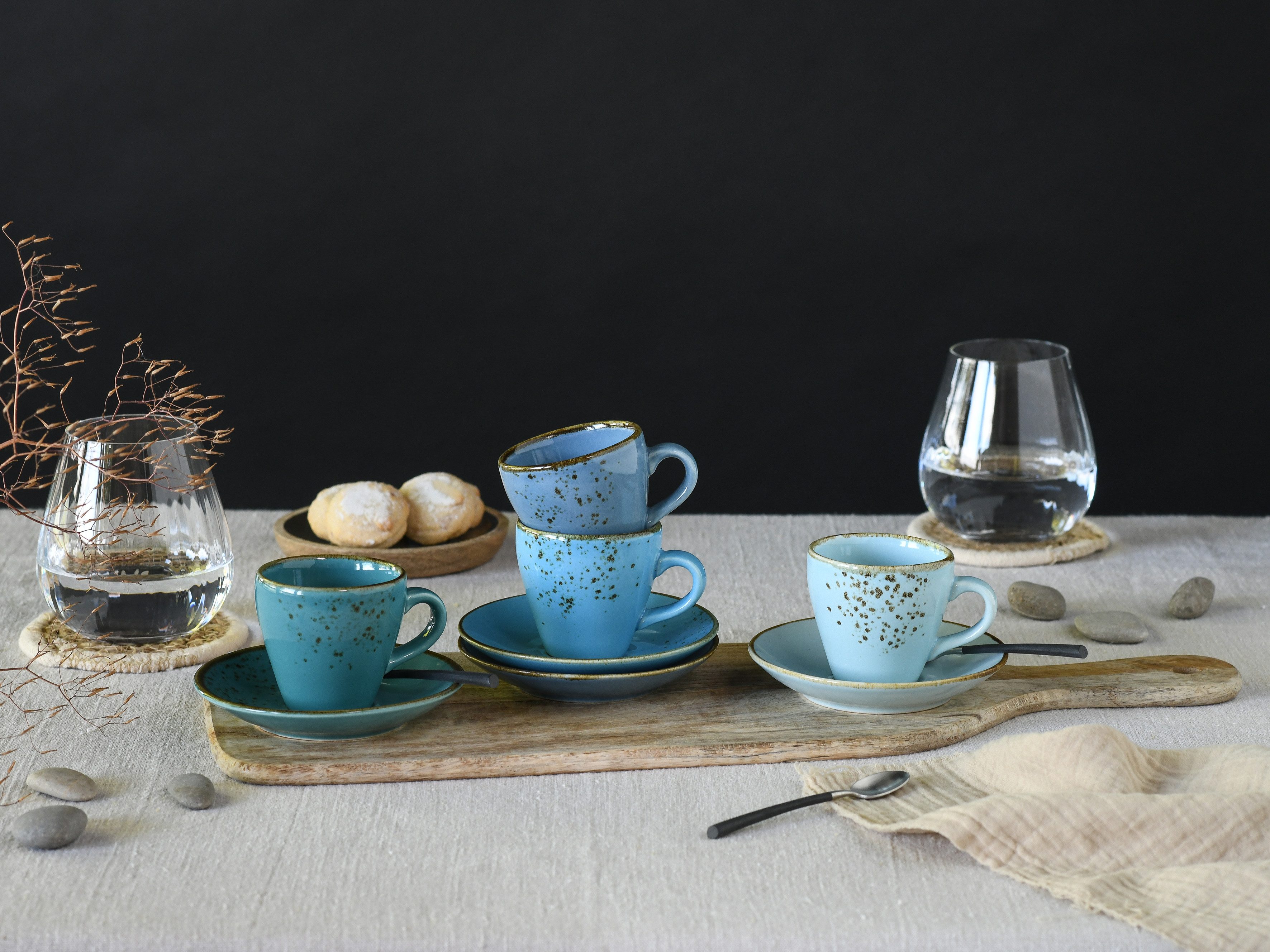 CreaTable Espressotasse Kaffeetasse NATURE COLLECTION Aqua, 8-tlg., Steinzeug, Tassen Set, aktuelle Blautöne mit Sprenkel, 4 Tassen, 4 Untertassen