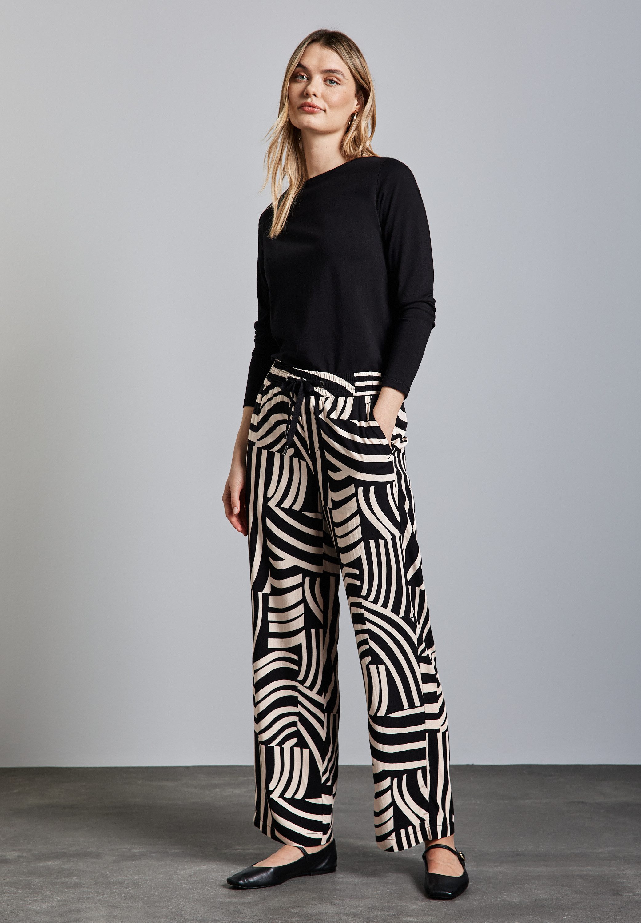 STREET ONE Stoffhose im Loose Fit