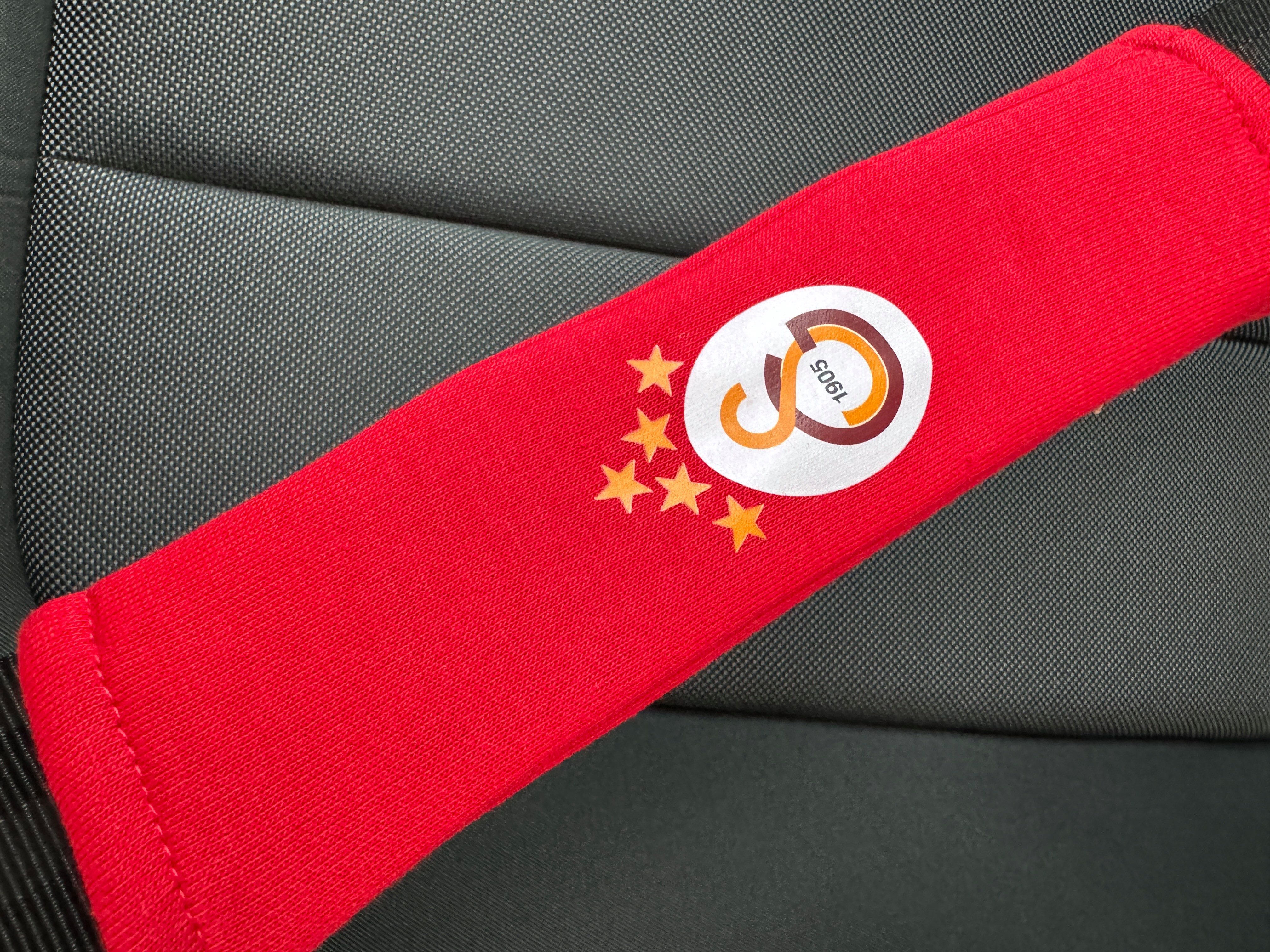 Stelby Gurtpolster Galatasaray Auto Schulterpolster für Sicherheitsgurt, (einzeln, 2er Set oder 4er Set, 1 St), weiche Polsterung, vielseitig einsetzbar