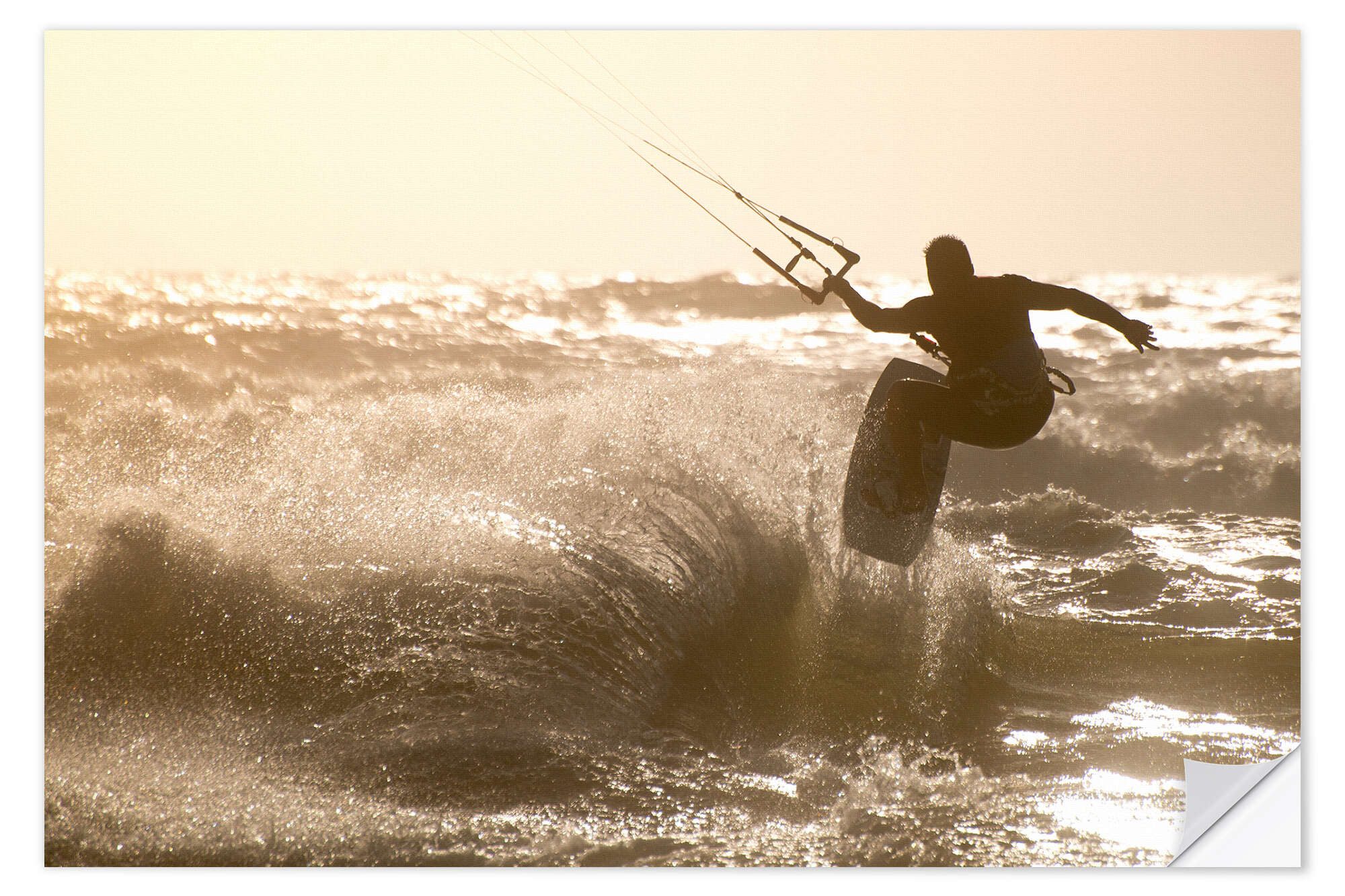 Posterlounge Wandfolie Editors Choice, Kitesurfer springt vor einem schönen Hintergrund, Fotografie